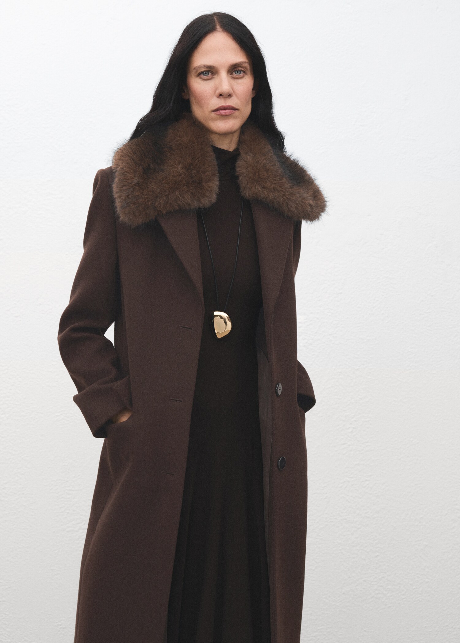 Manteau laine col imitation fourrure - Plan moyen
