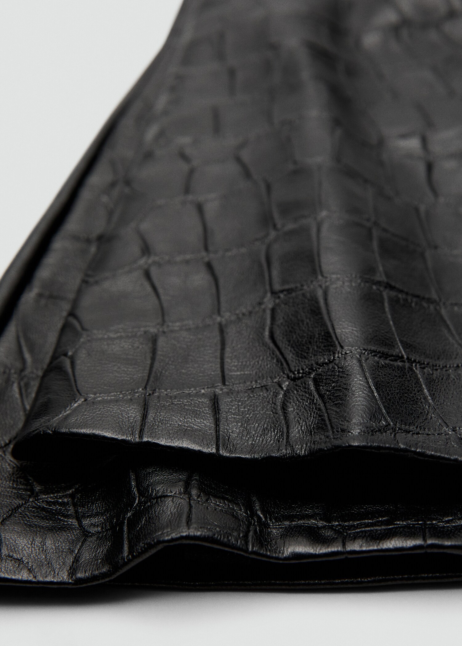 Long croc-effect leather gloves - Details of the article 1
