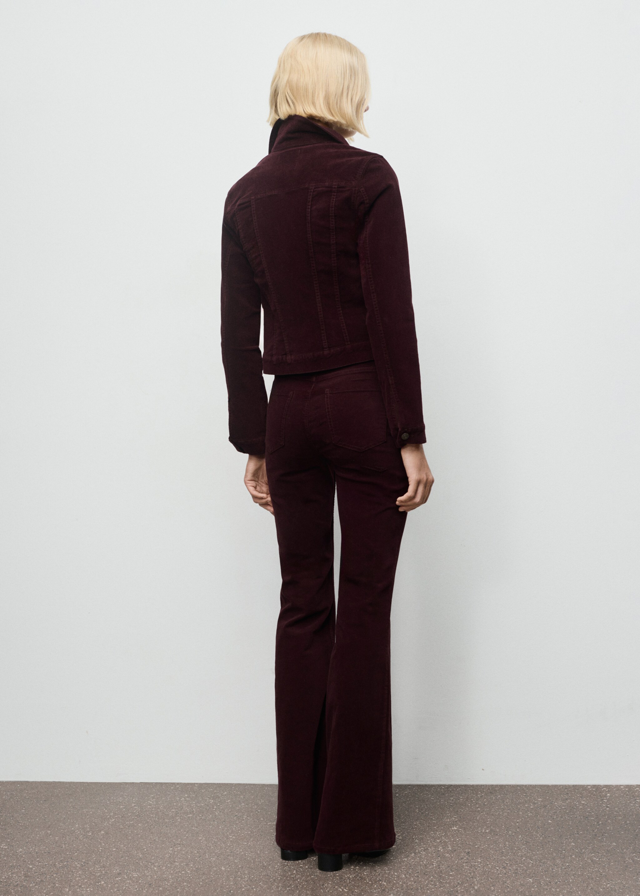 Velvet flared jeans - Reverse of the article, Wine. Ref: 17017783-00.