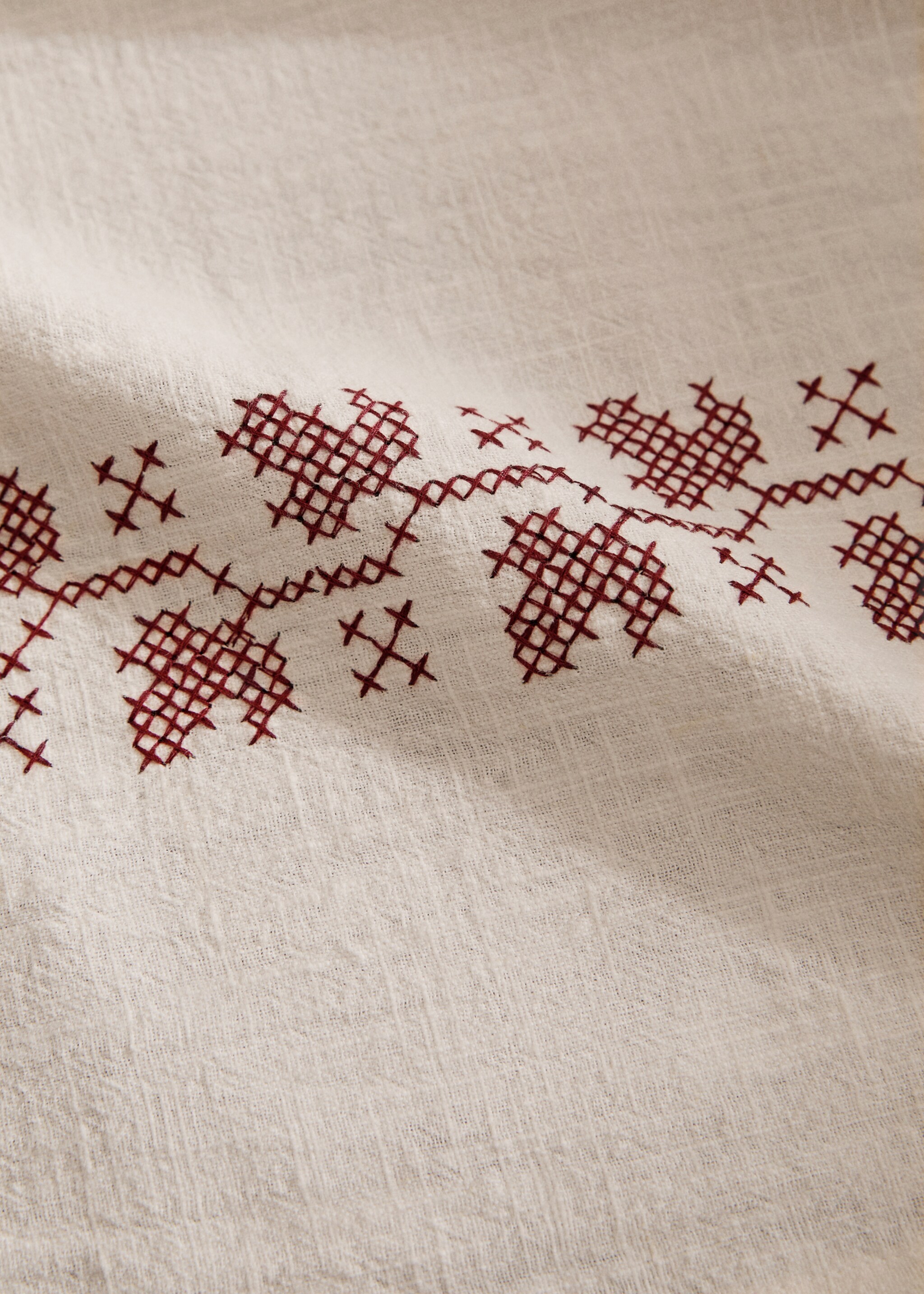 Ramie cotton tablecloth with embroidered details for 8 to 10 diners - Details of the article 7, White. Ref: 17017784-00.