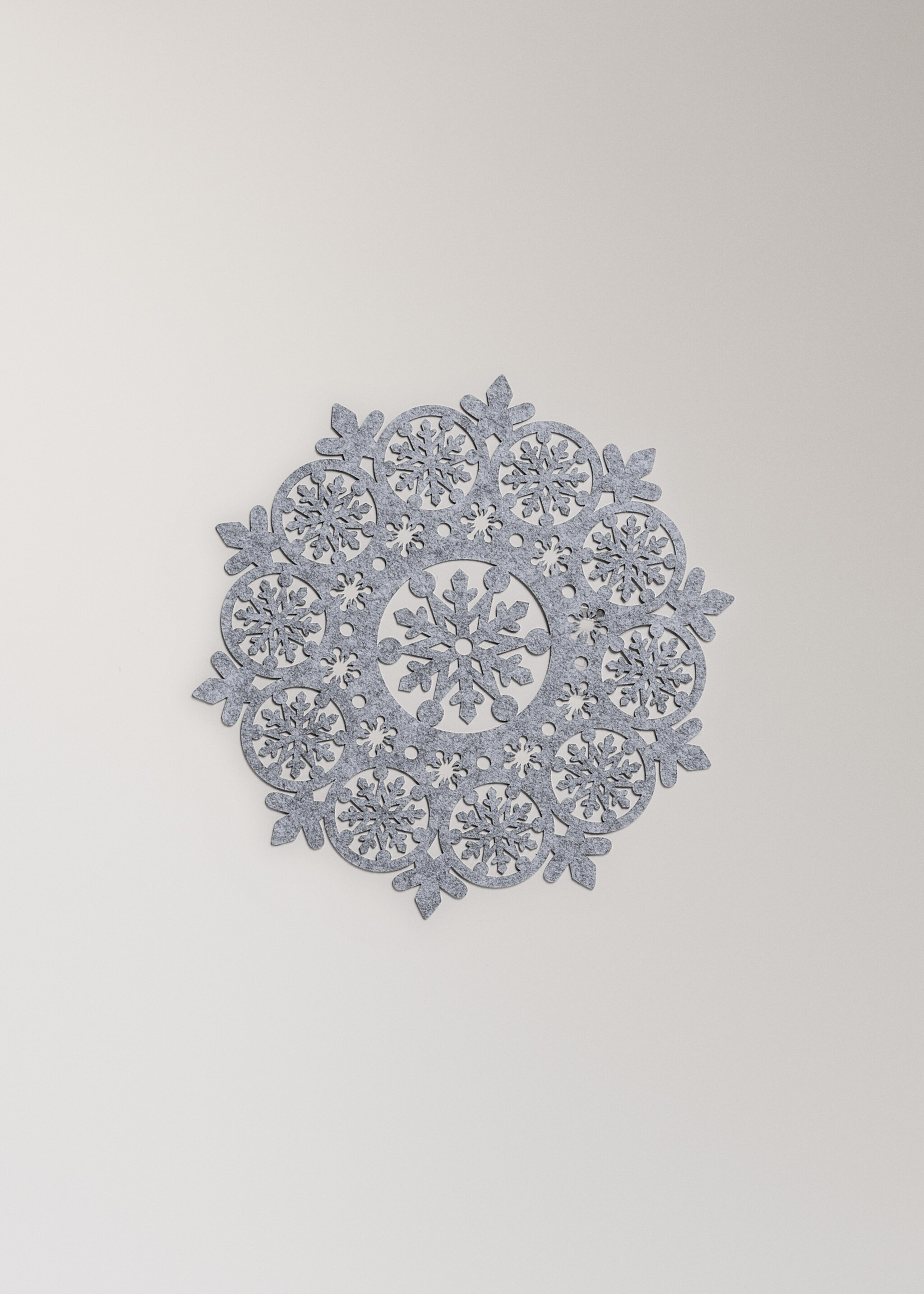 Felt snowflake placemat - Article without model, Grey. Ref: 17017789-00.