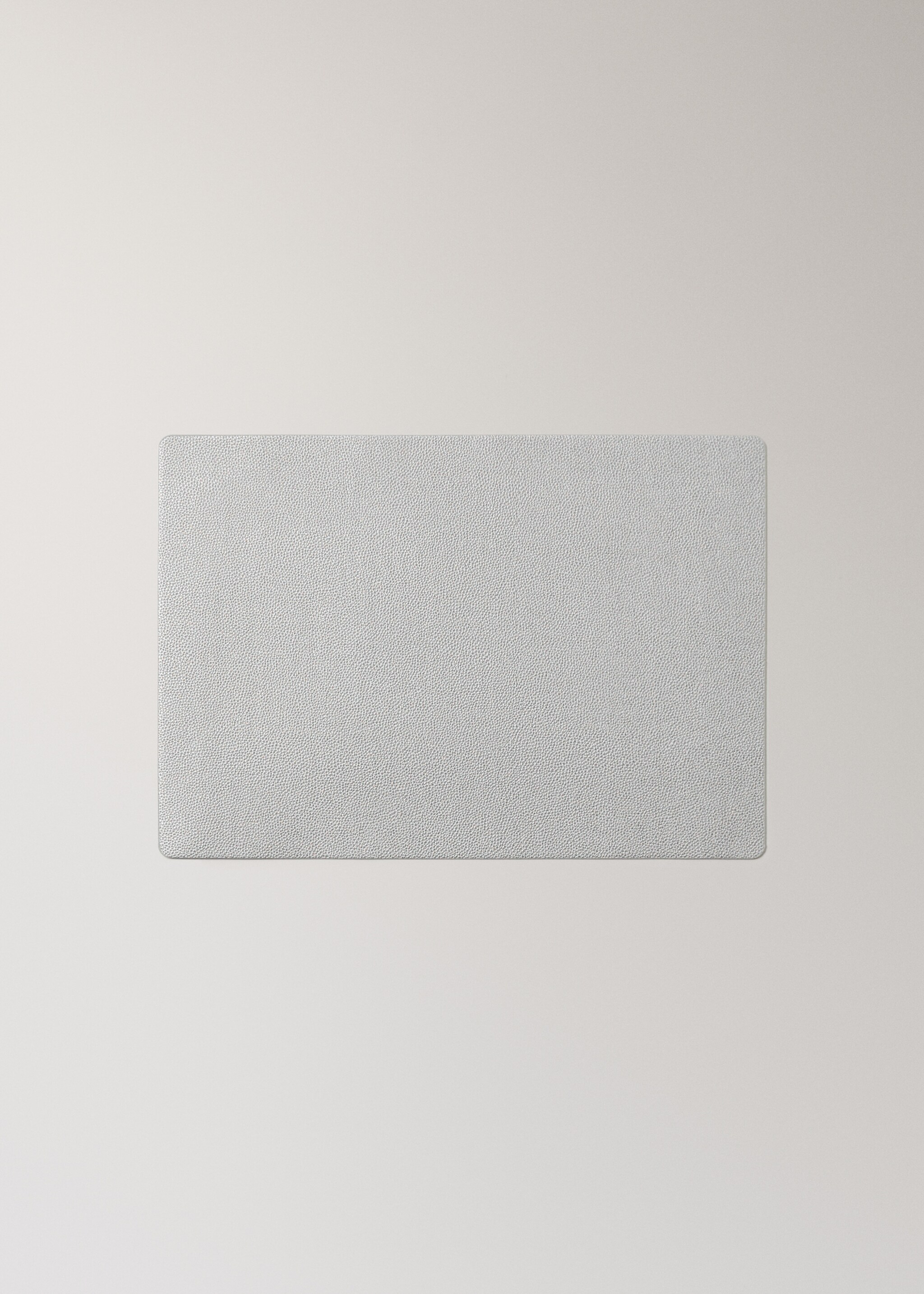 Metallic faux-leather rectangular placemats - Article without model, Silver. Ref: 17017794-00.