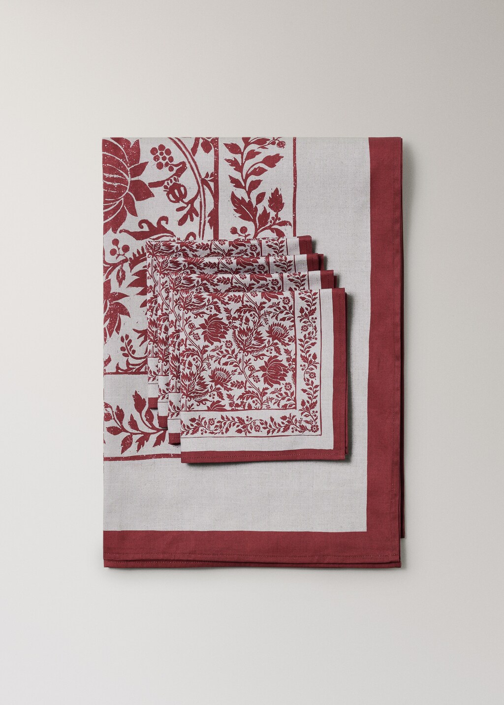 Cotton twill tablecloth for 2 to 4 diners