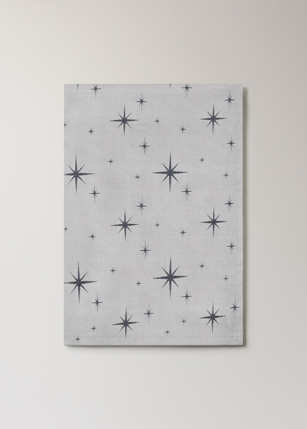 Star-print cotton tablecloth for 8 to 10 diners