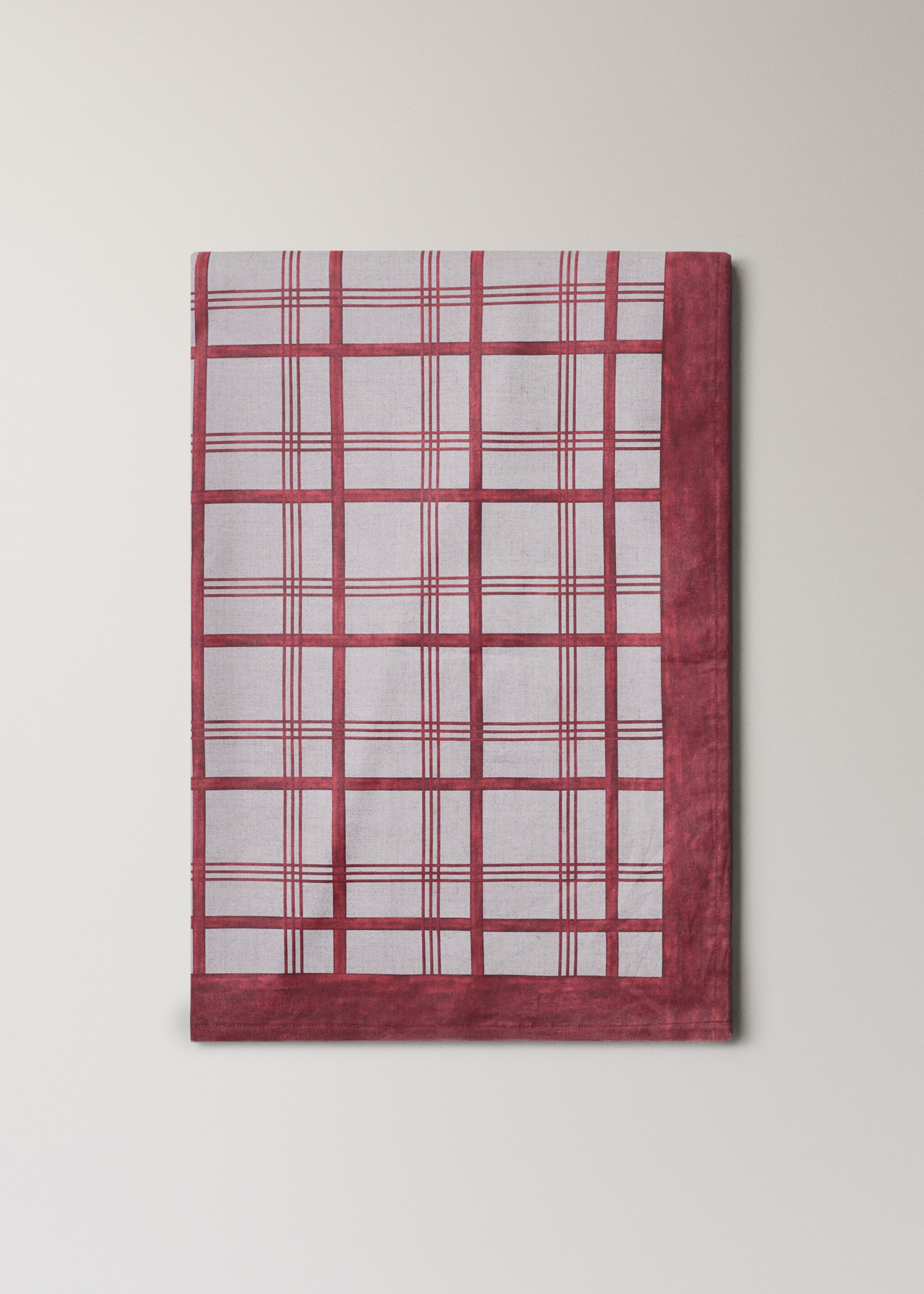 Resin-coated striped tablecloth for 6 to 8 diners - Article without model, Red. Ref: 17017805-00.