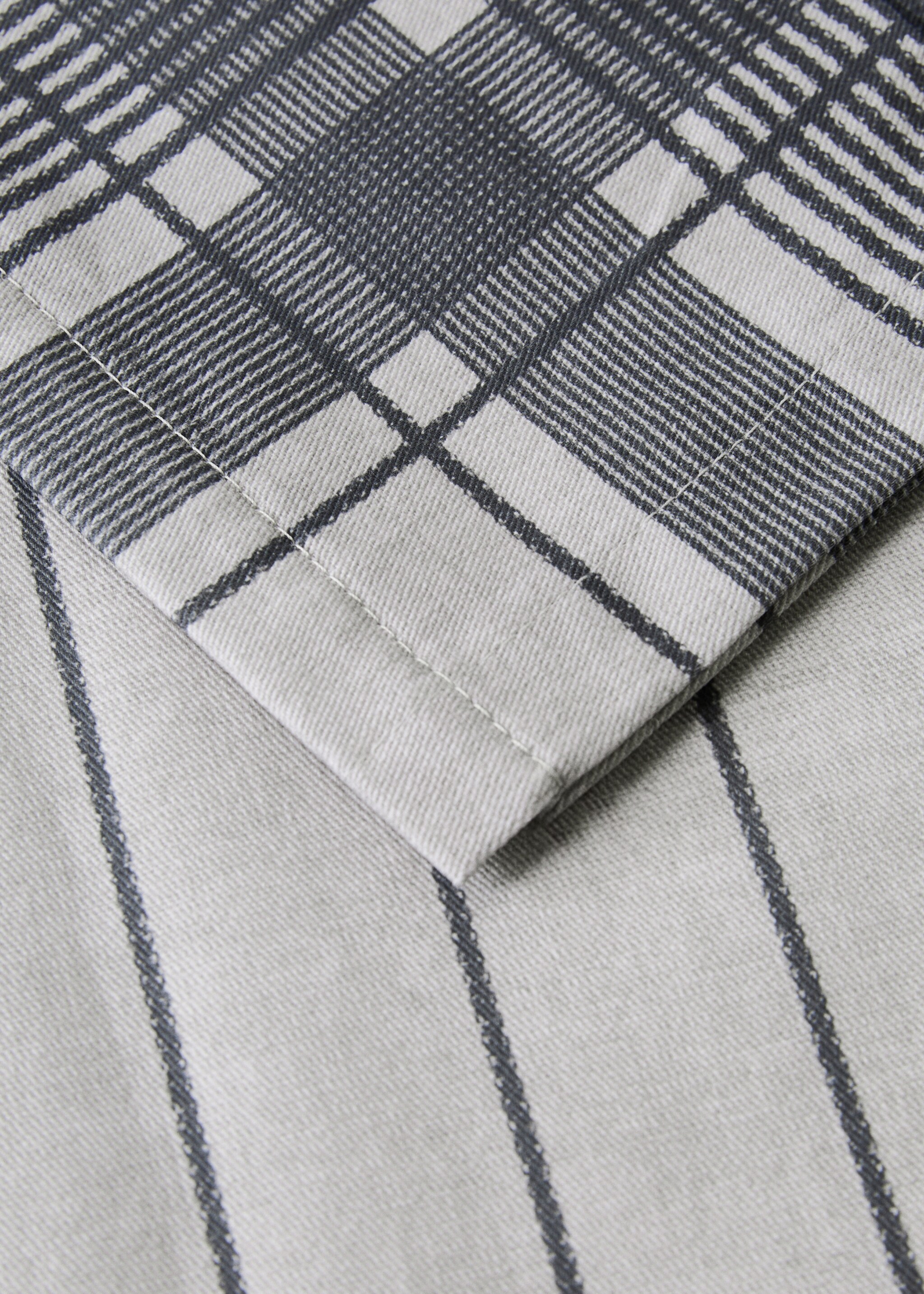 Cotton tablecloth with bow pattern for 8 to 10 diners - Details of the article 1, Ecru. Ref: 17017808-00.