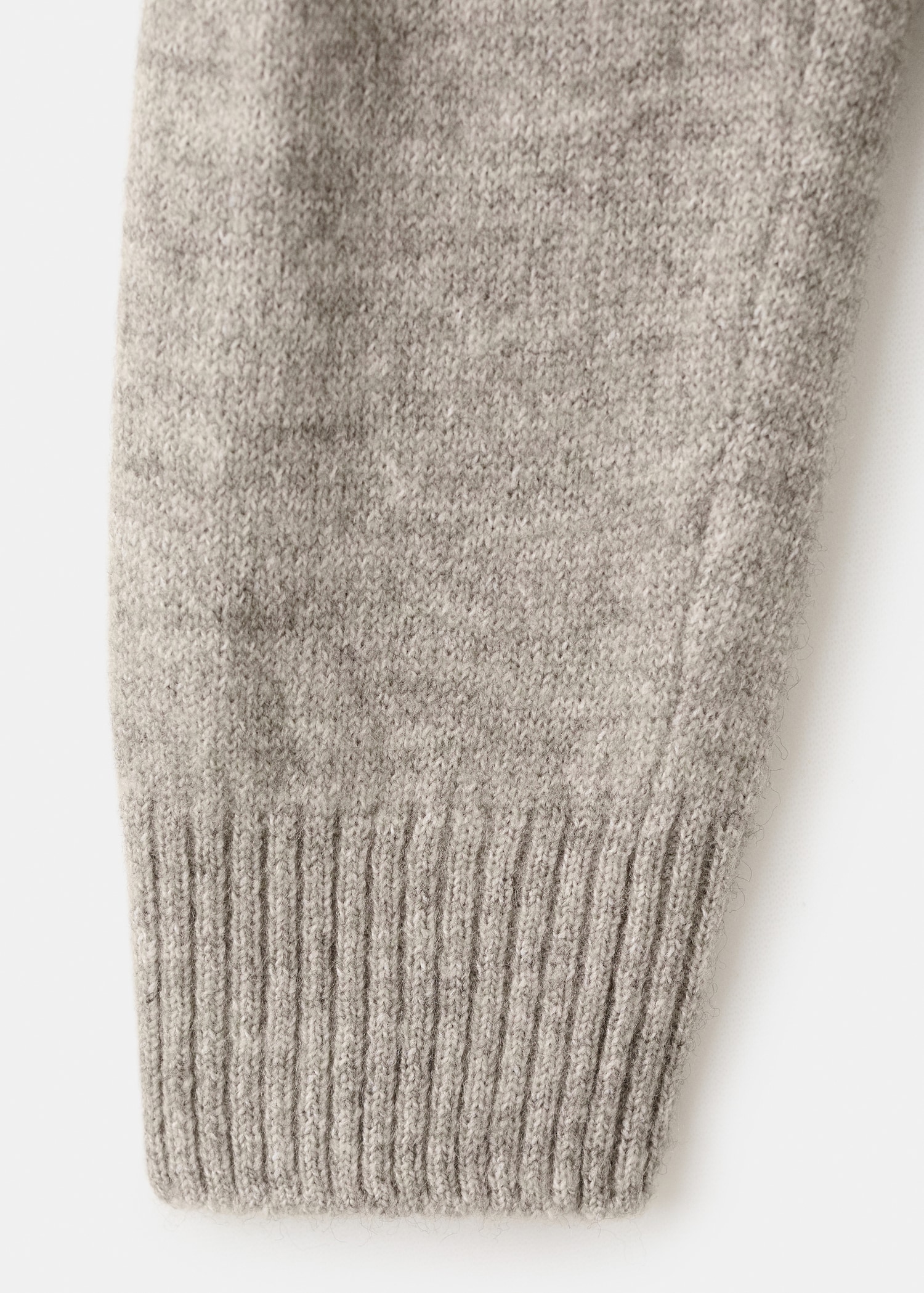 Knitted button cardigan - Details of the article 0