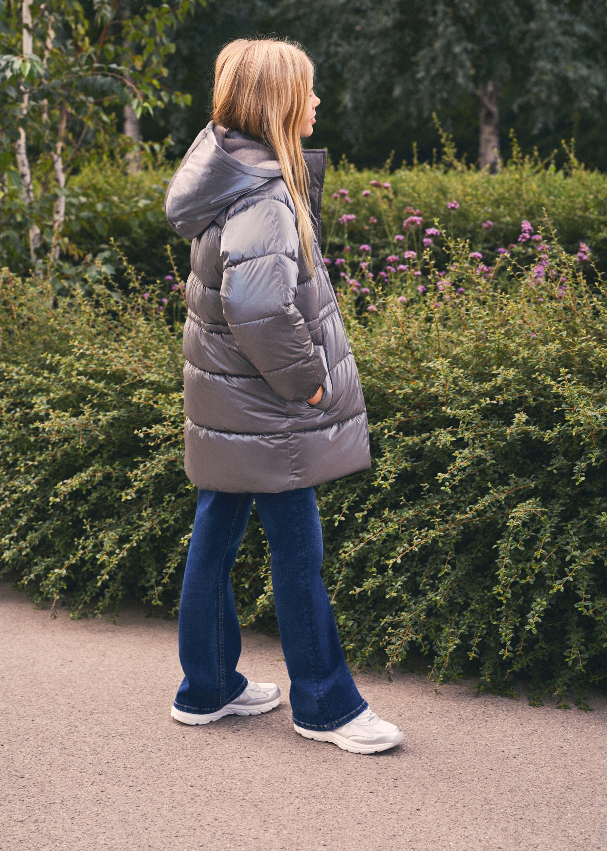 Metallic puffer jacket - Details of the article 6, Silver. Ref: 17017884-00.