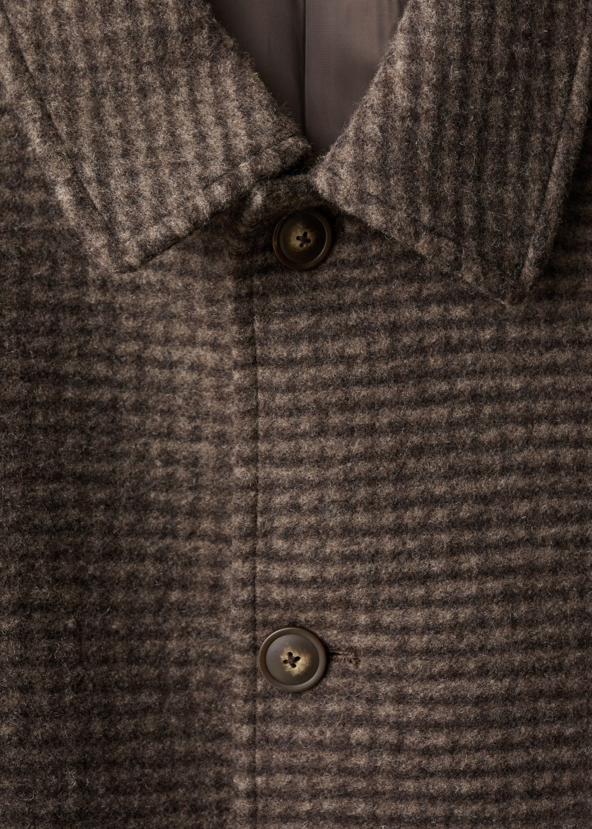 Long coat with check-print structure - Details of the article 8, Medium Brown. Ref: 17017889-00.