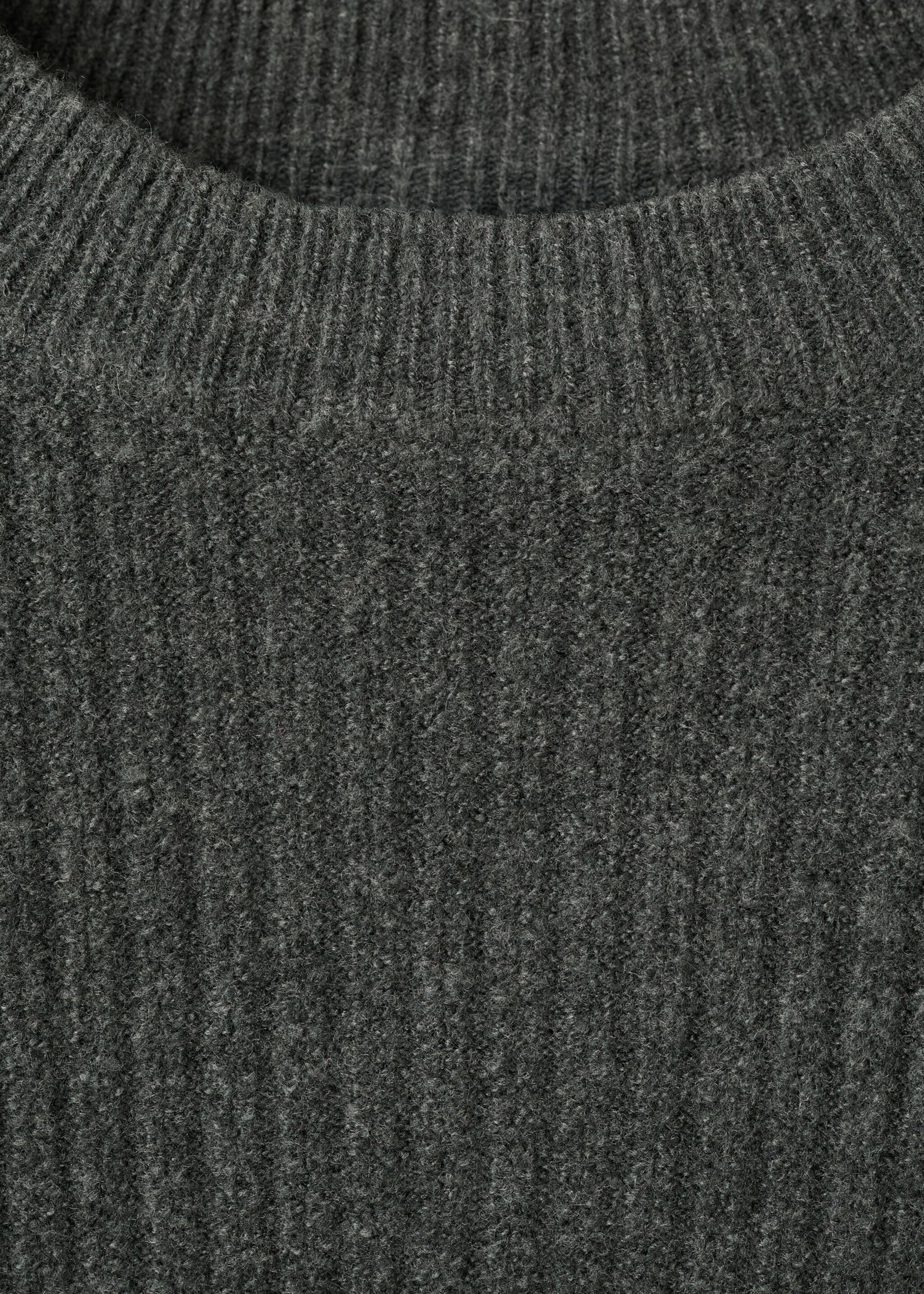 Knitted ribbed sweater - Details of the article 8, Dark Green. Ref: 17017898-00.