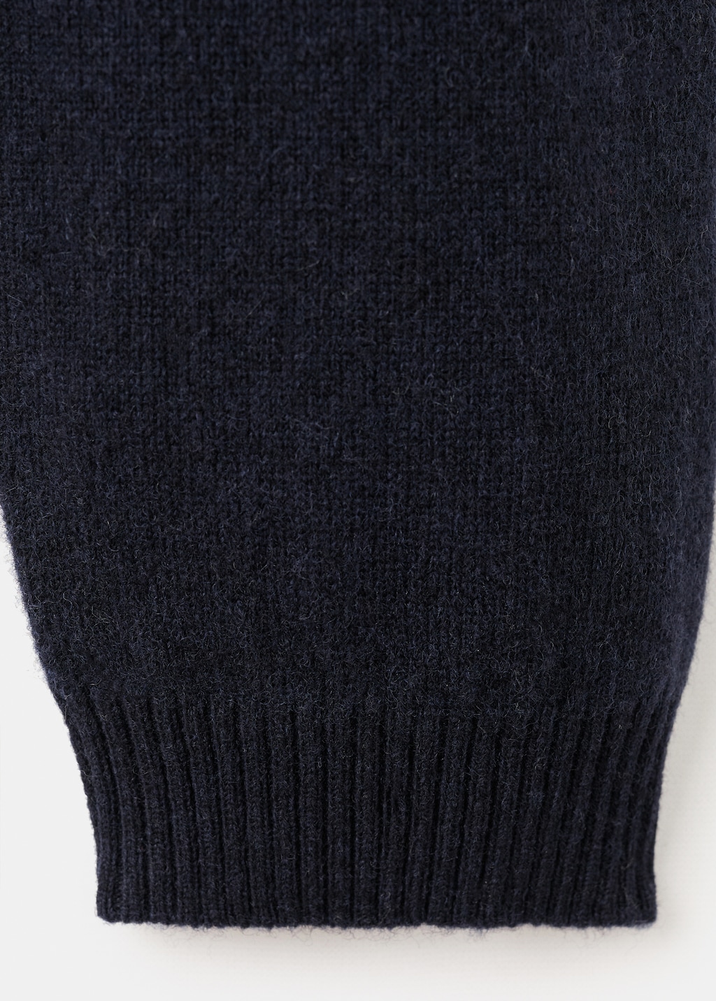 100% extra-fine wool knitted sweater