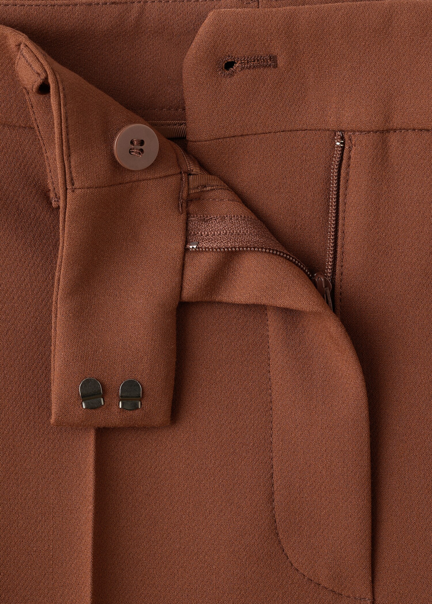 Seam-detail straight-fit trousers - Details of the article 8