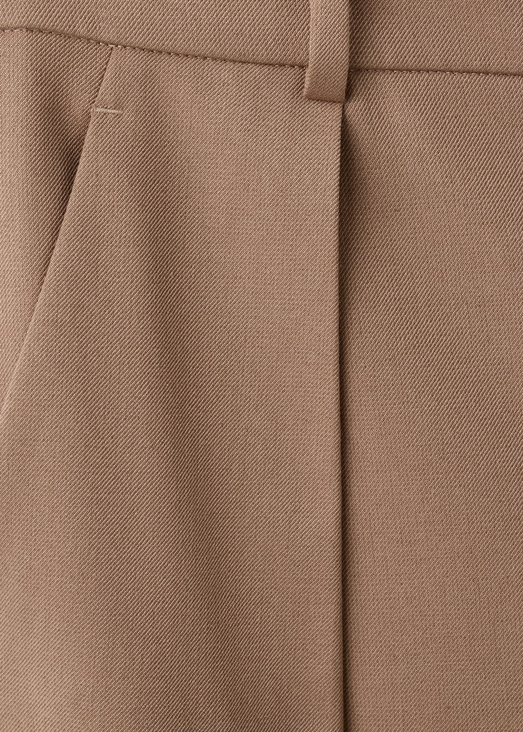 Straight-leg pleated trousers with front fly