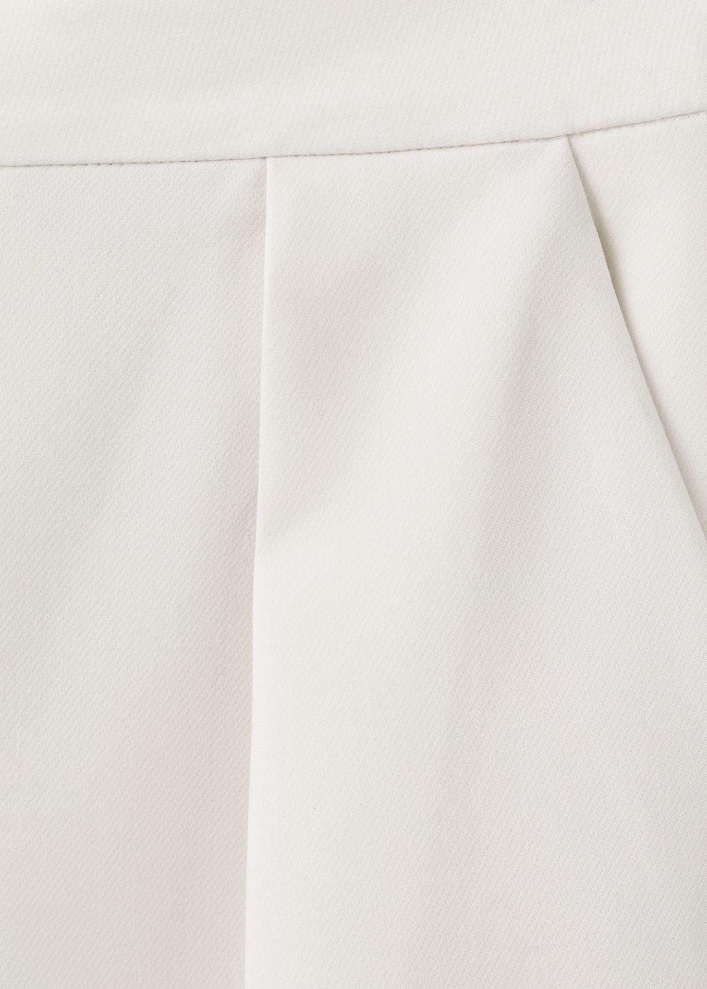 Straight-leg pleated trousers with front fly