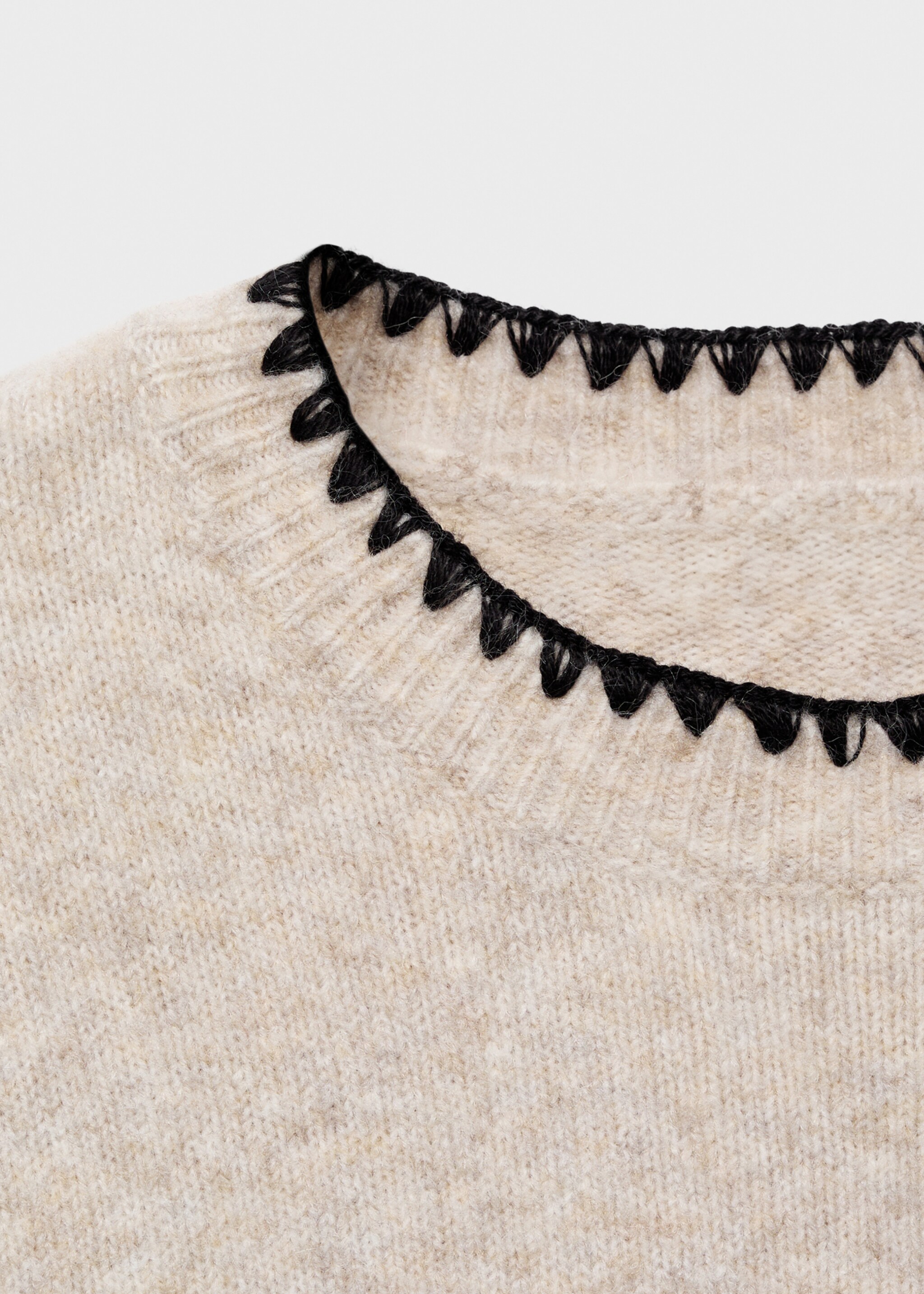 Pull-over brodé maille - Détail de l'article 8, Sable. Ref: 17018268-00.
