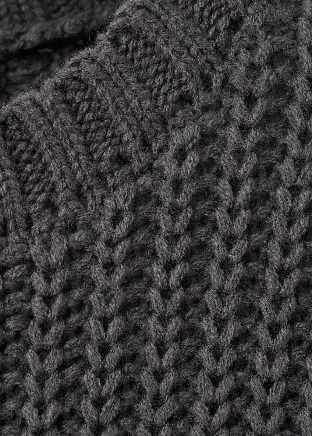 Fringes knit sweater