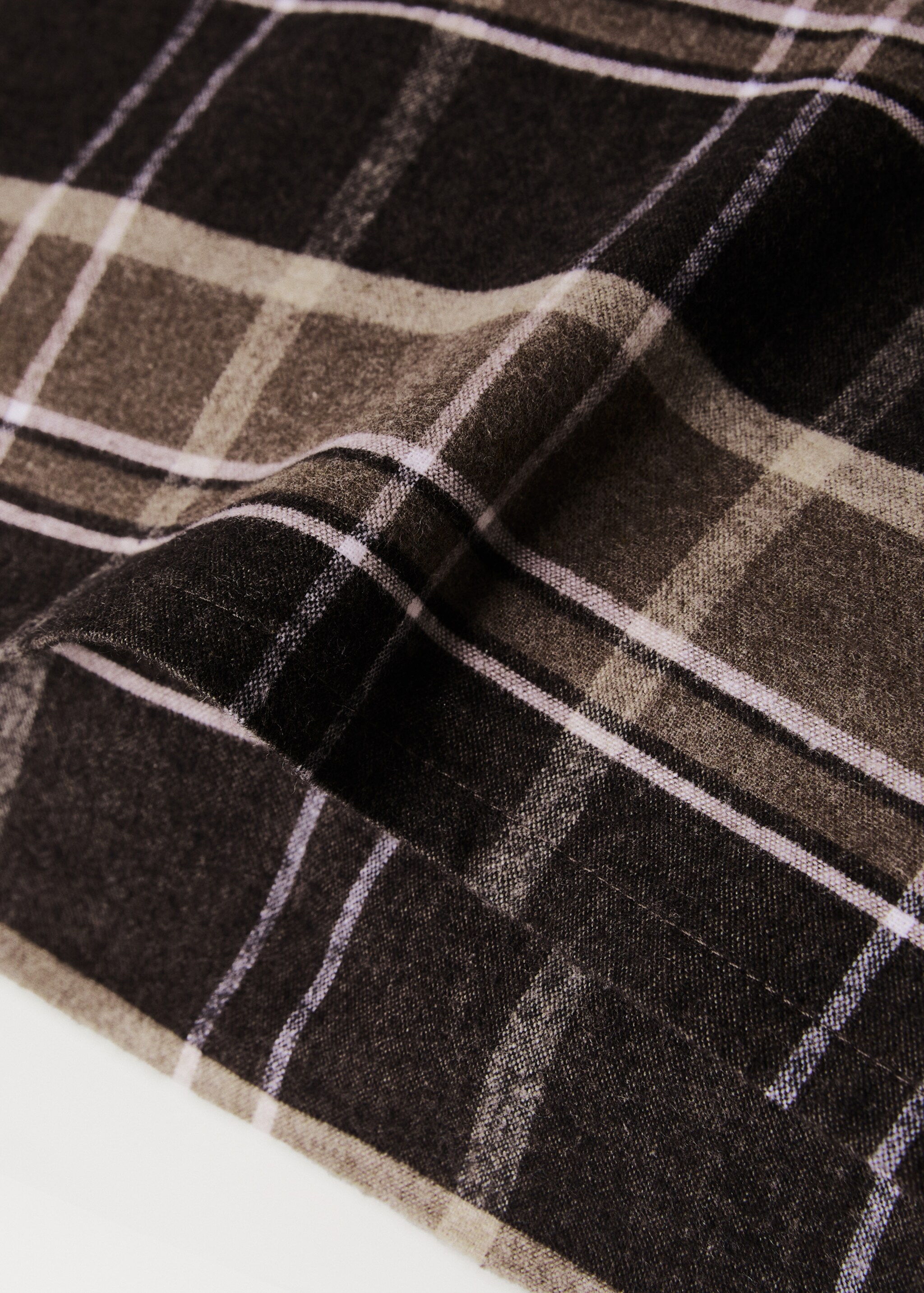 Flannel cotton melange-yarn pillowcase with check pattern 60x60 cm - Details of the article 3, Brown. Ref: 17018280-00.