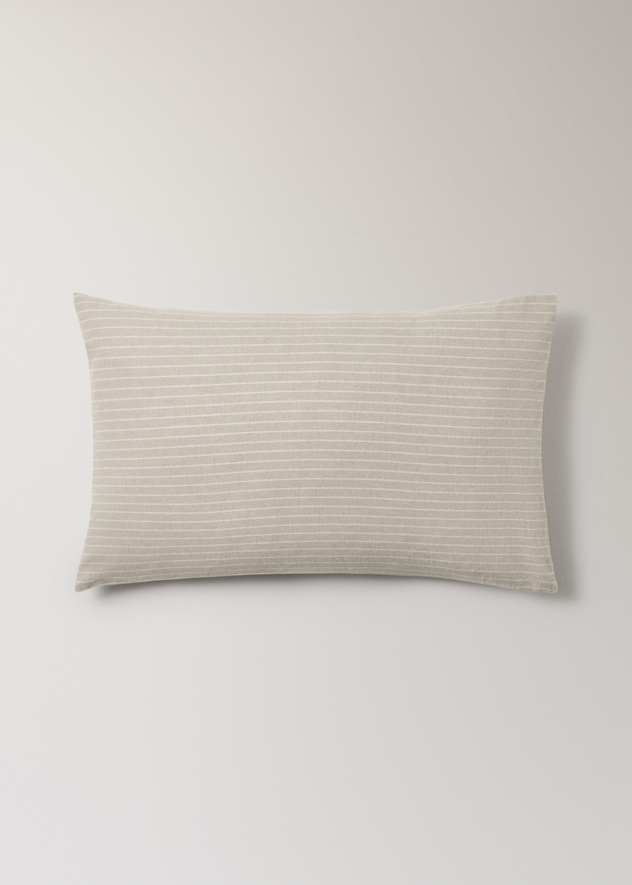Fijngestreepte flanellen katoenen kussensloop van melange garen 50x75cm - Artikel zonder model, Open beige. Ref: 17018282-00.
