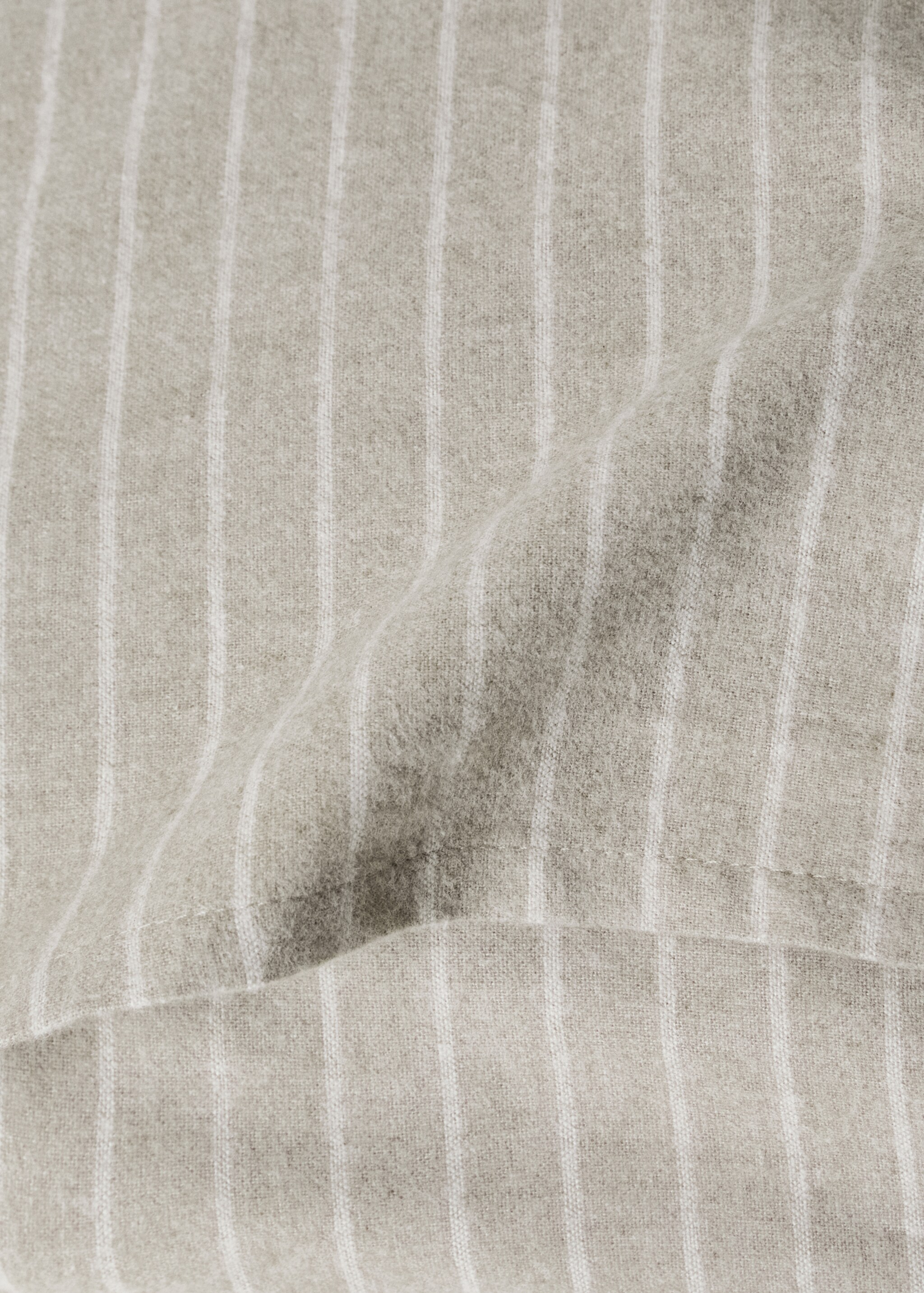 Fijngestreepte flanellen katoenen kussensloop van melange garen 50x75cm - Detail van het artikel 2, Open beige. Ref: 17018282-00.
