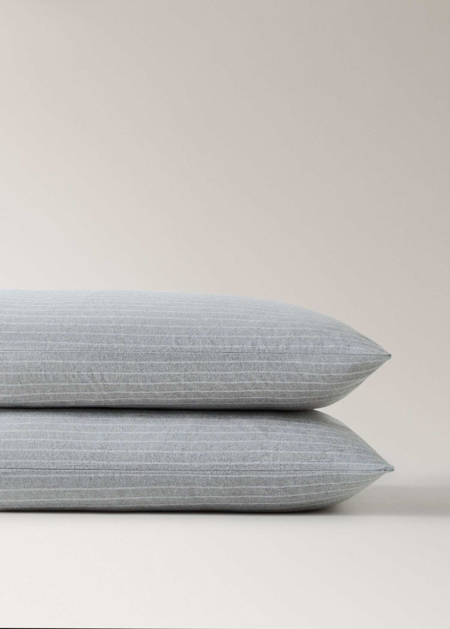 Melange cotton flannel pillowcase with fine-striped yarn 50x75cm - Details of the article 1
