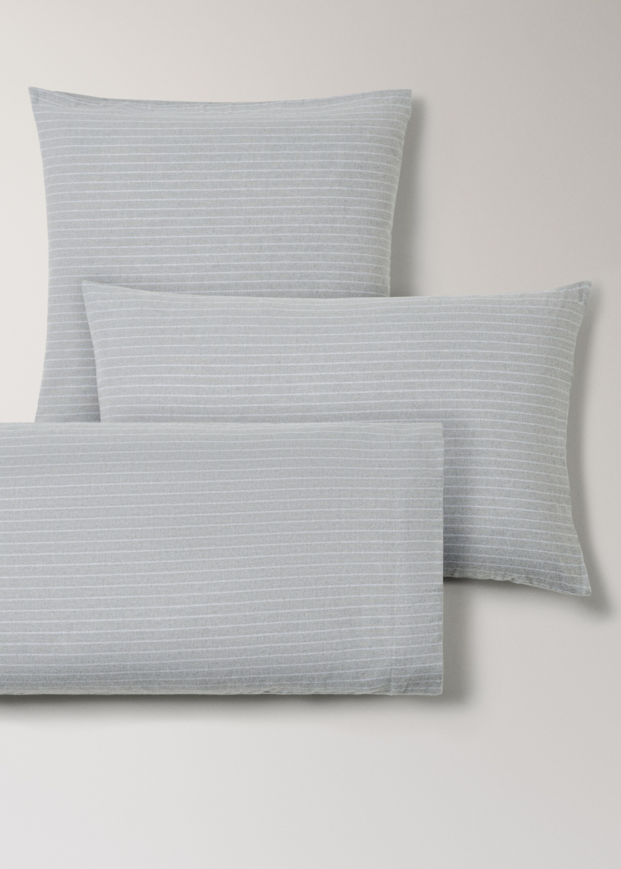 Melange cotton flannel pillowcase with fine-striped yarn 50x75cm - Details of the article 4, Grey. Ref: 17018282-00.