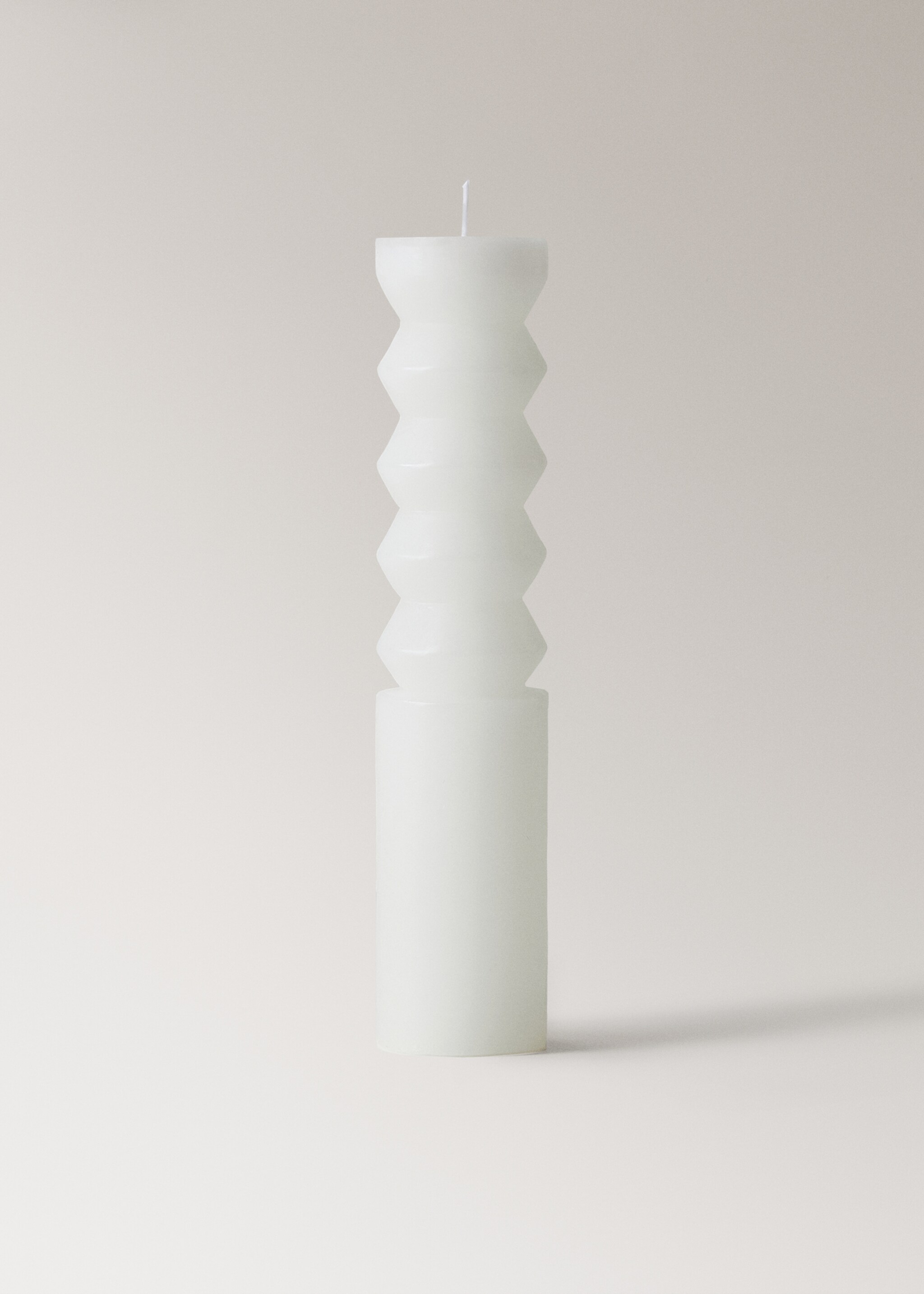 Tall sculptural candle - Article without model, Off White. Ref: 17018295-00.