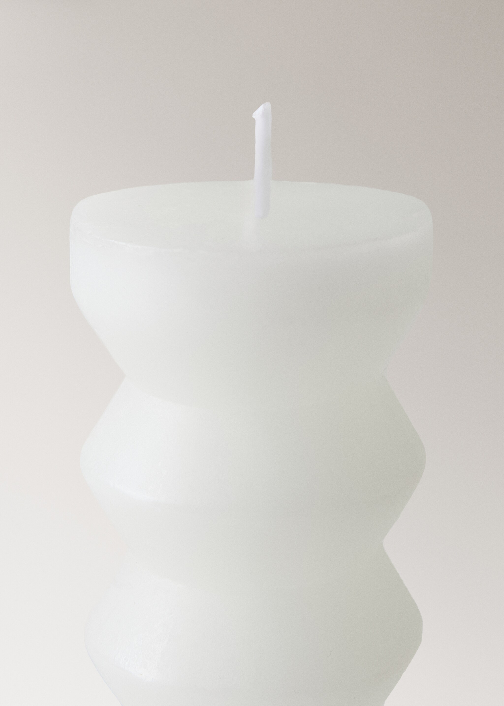 Tall sculptural candle - Details of the article 1, Off White. Ref: 17018295-00.