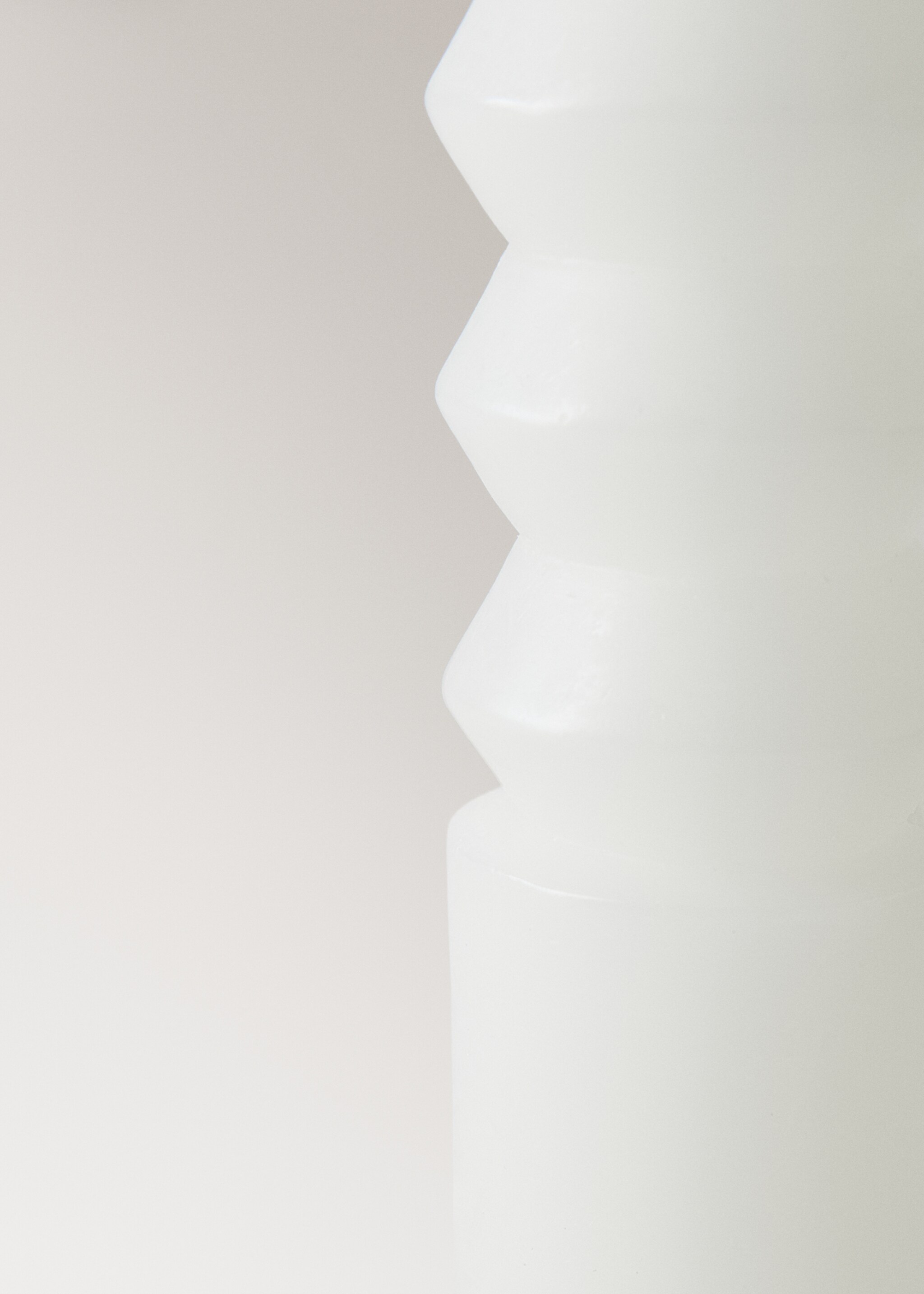 Tall sculptural candle - Details of the article 2, Off White. Ref: 17018295-00.