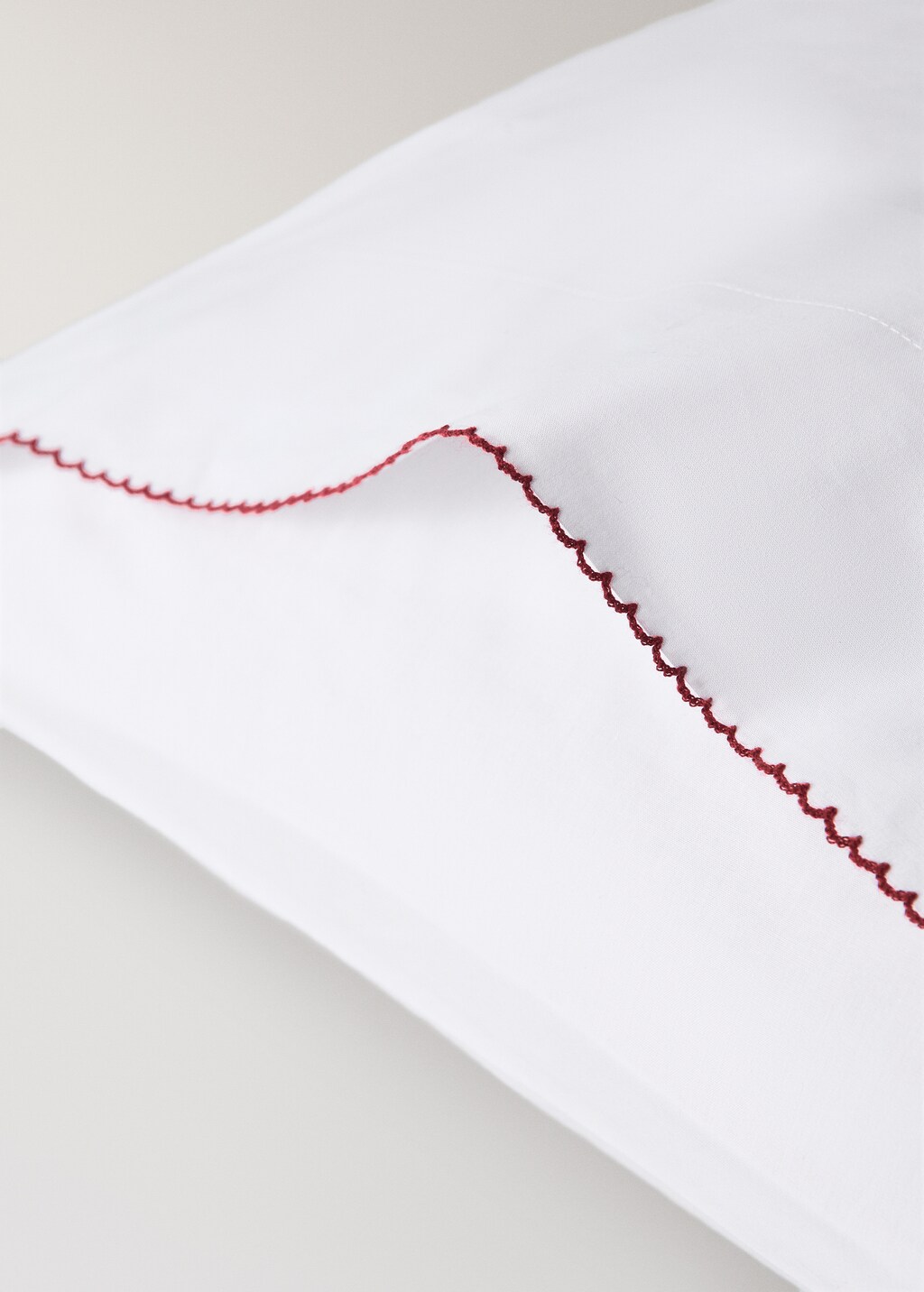 Percale cotton children's pillowcase with contrasting picot detail 50x75cm