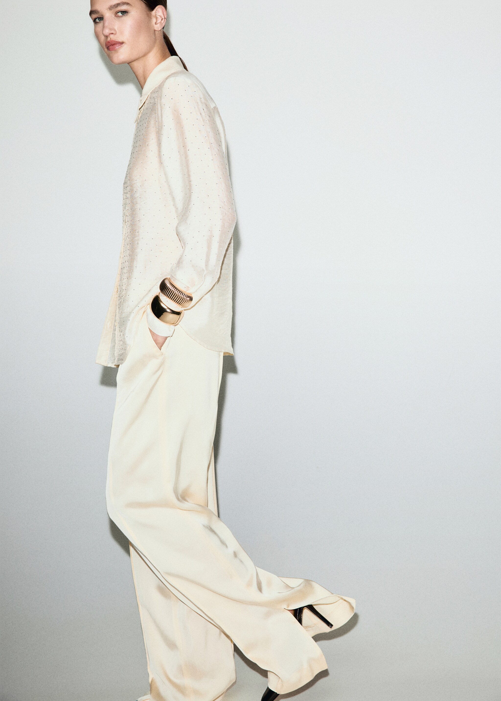 Satin shirt with rhinestones - Details of the article 2, Beige. Ref: 17019109-00.