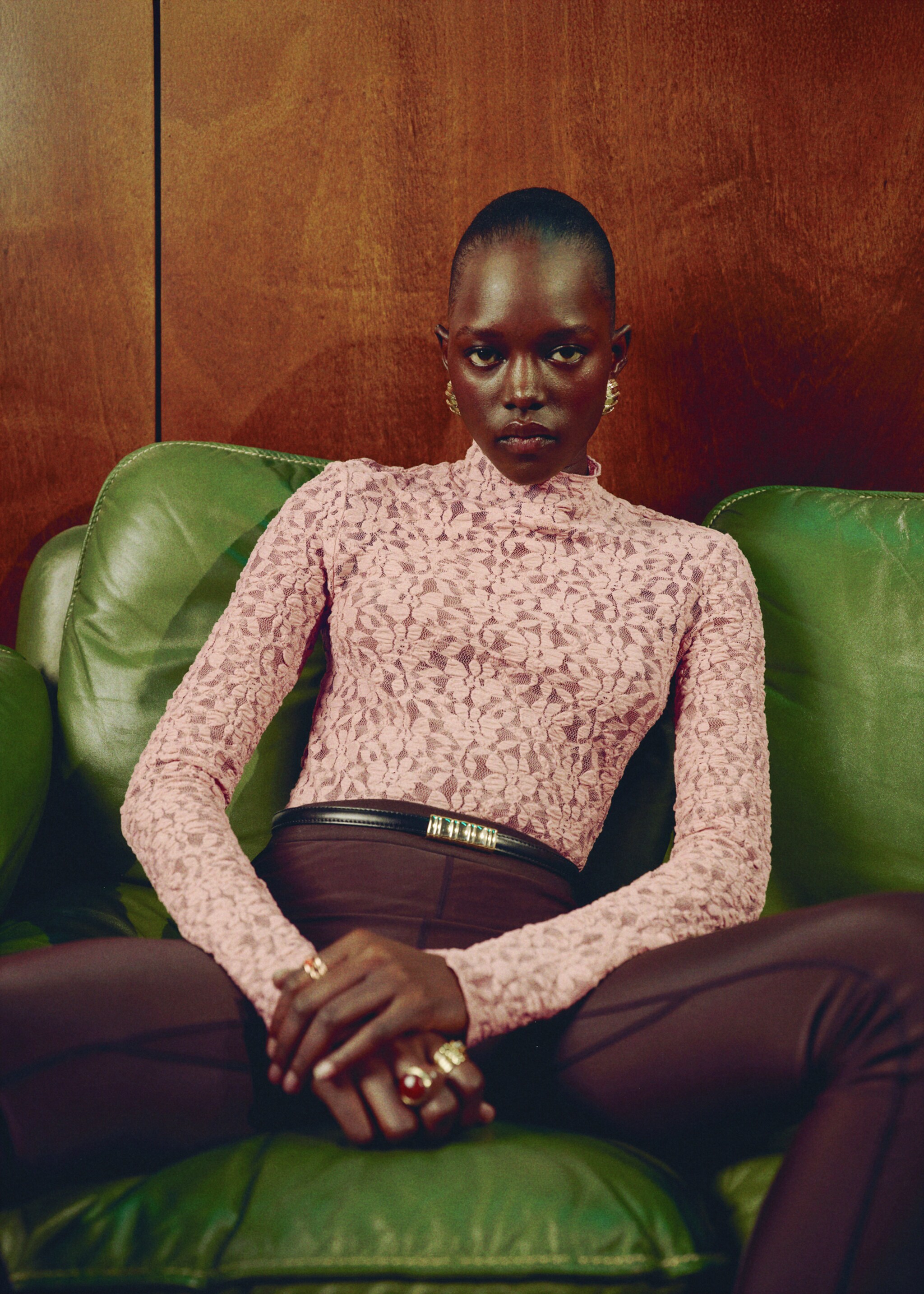Lace t-shirt with perkins neck - Details of the article 6, Nude. Ref: 17019110-00.