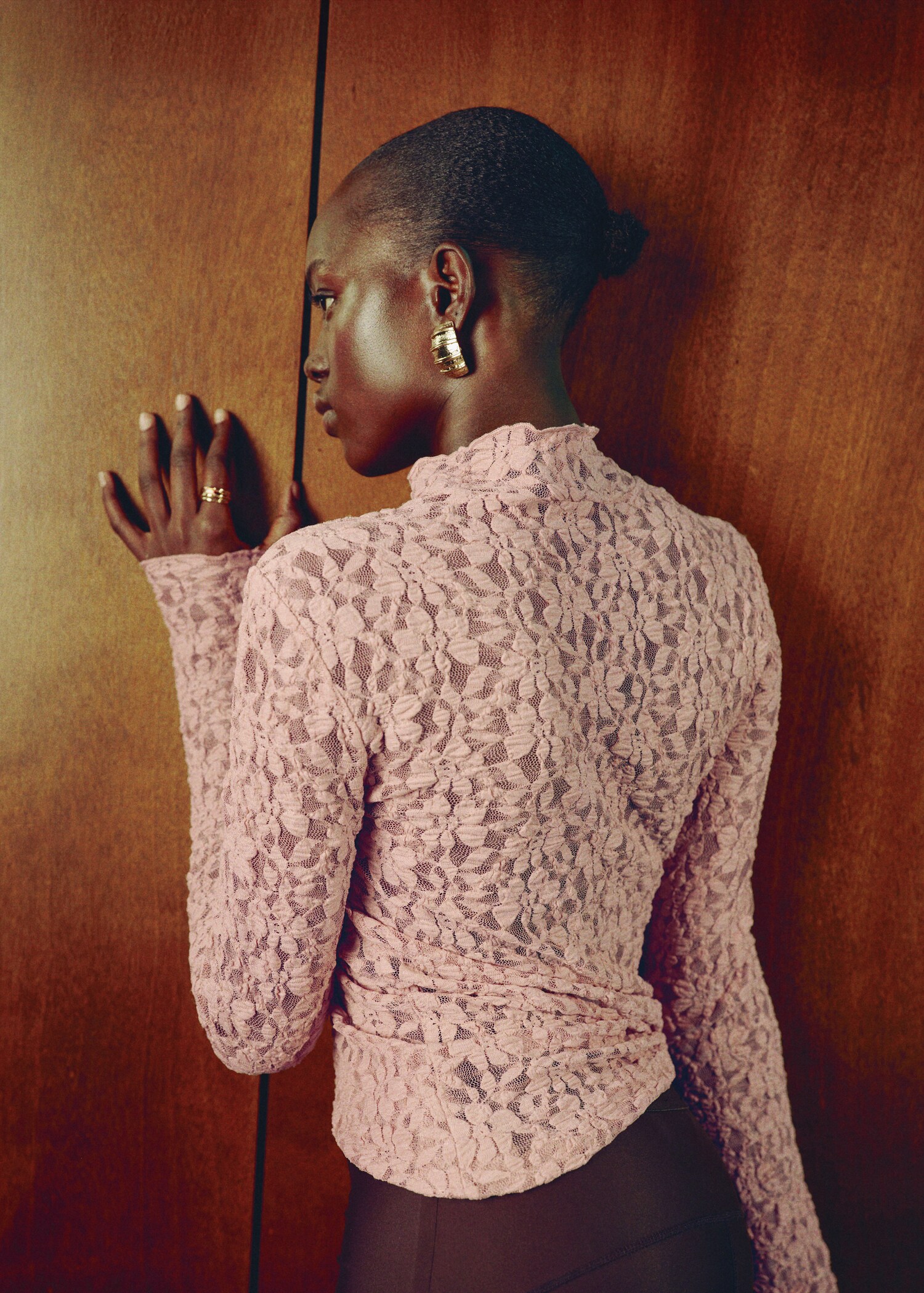 Lace t-shirt with perkins neck - Reverse of the article