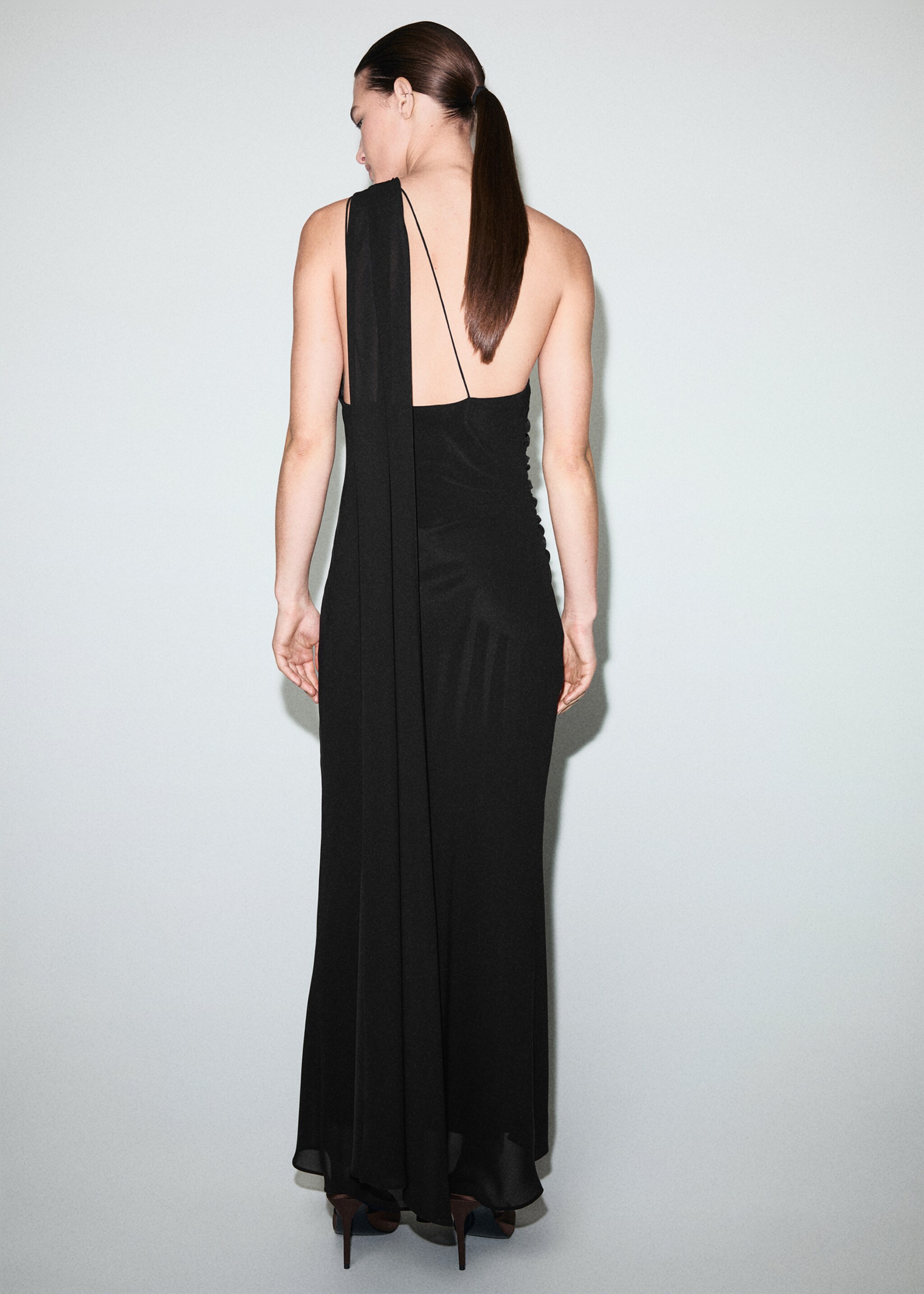 Vestido asimétrico fular - Reverso del artículo, Negro. Ref: 17019112-00.