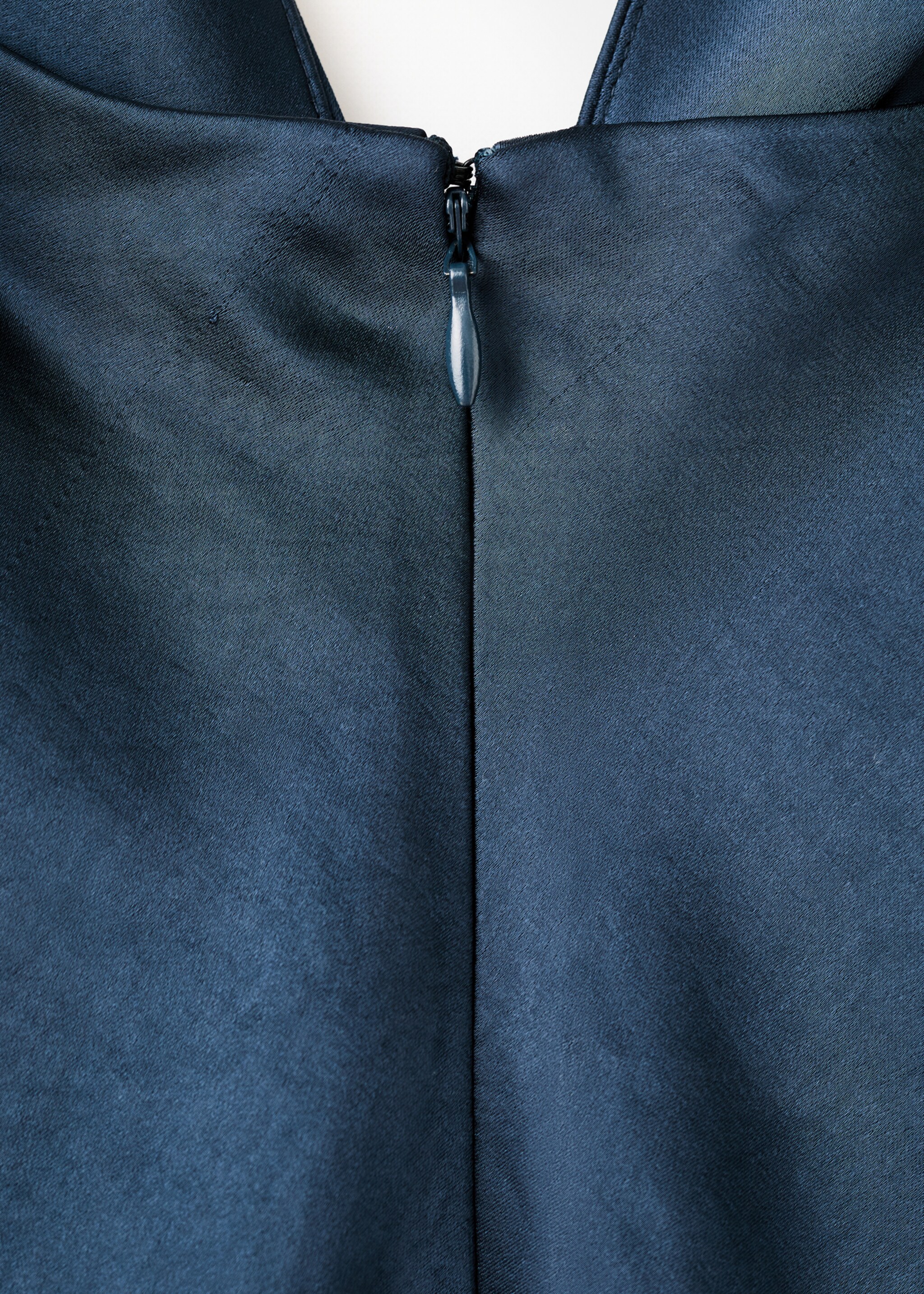 V-neck satin dress - Details of the article 0, Night Blue. Ref: 17019113-00.