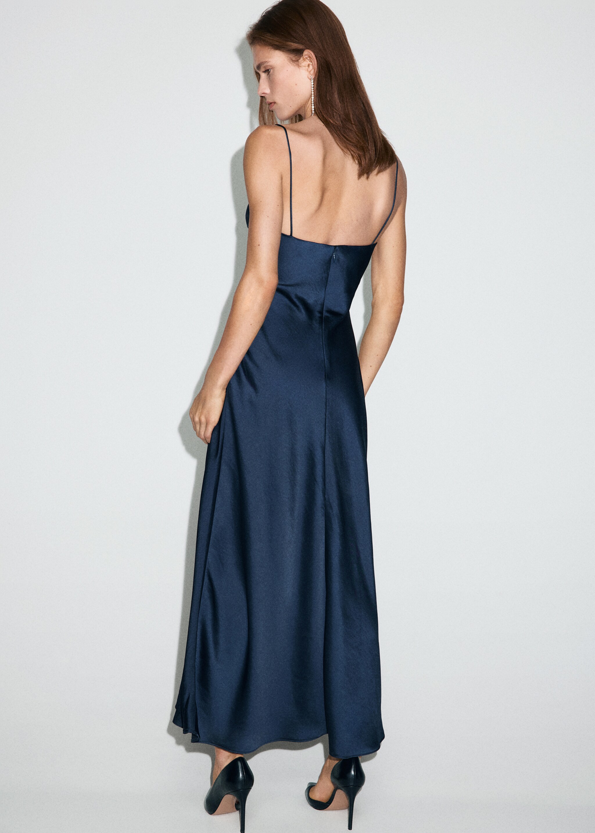 V-neck satin dress - Reverse of the article, Night Blue. Ref: 17019113-00.
