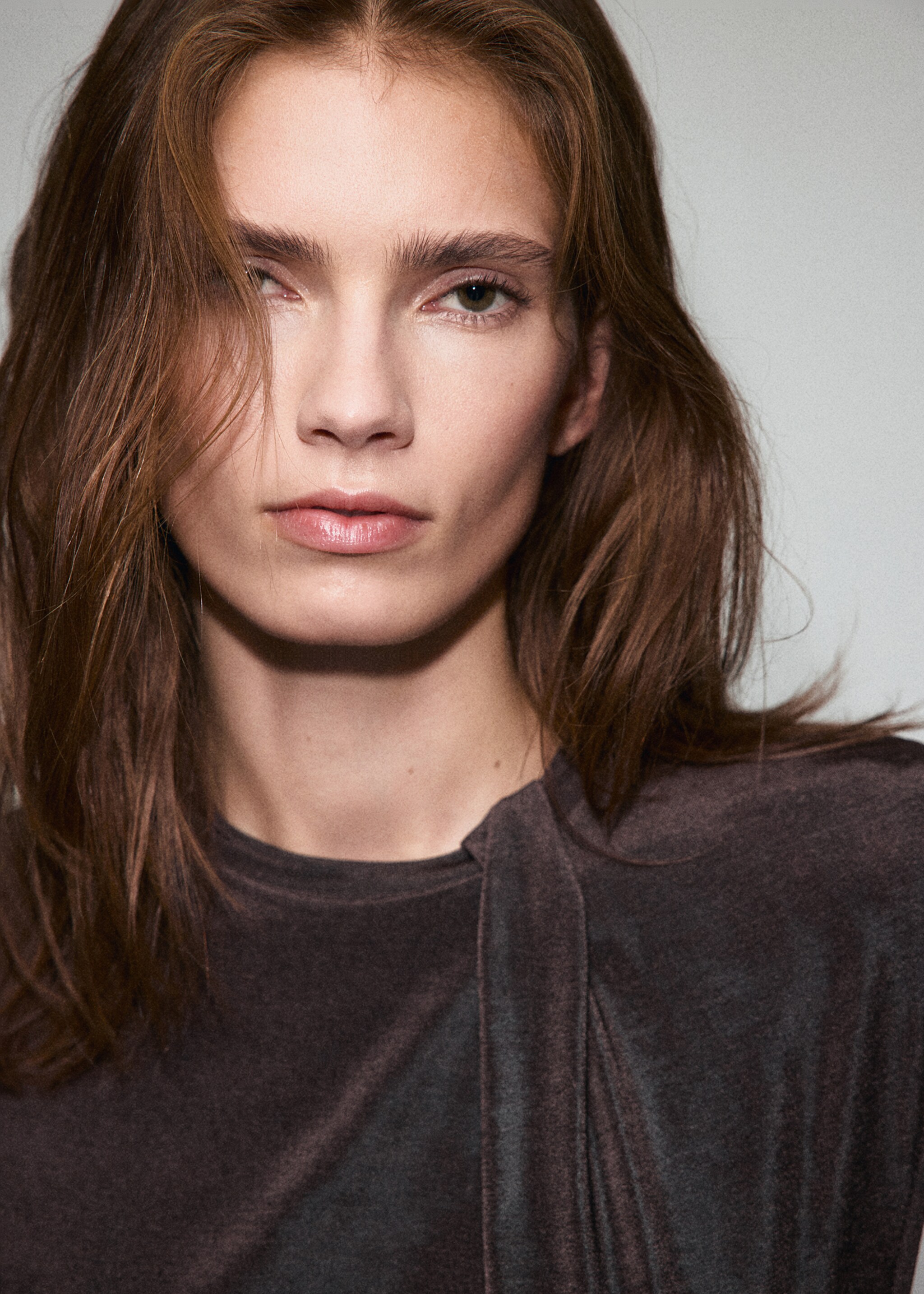 Lurex t-shirt with gathered detail - Details of the article 1, Brown. Ref: 17019115-00.