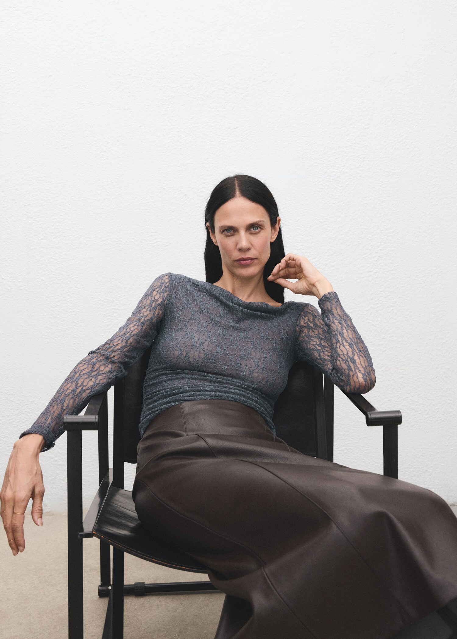 Asymmetrical neck lace top - Details of the article 2
