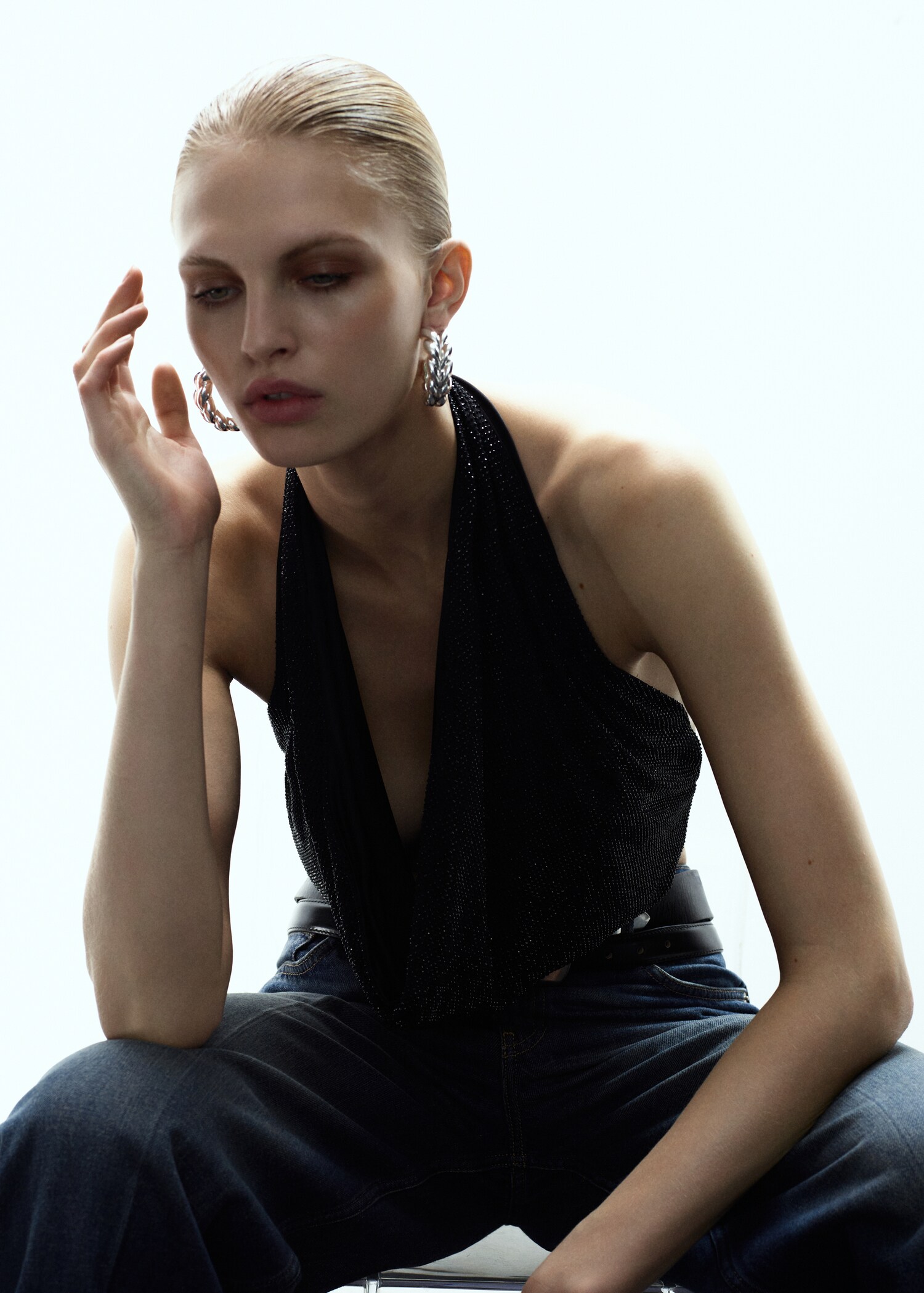 Top à encolure drapé avec strass - Plan moyen