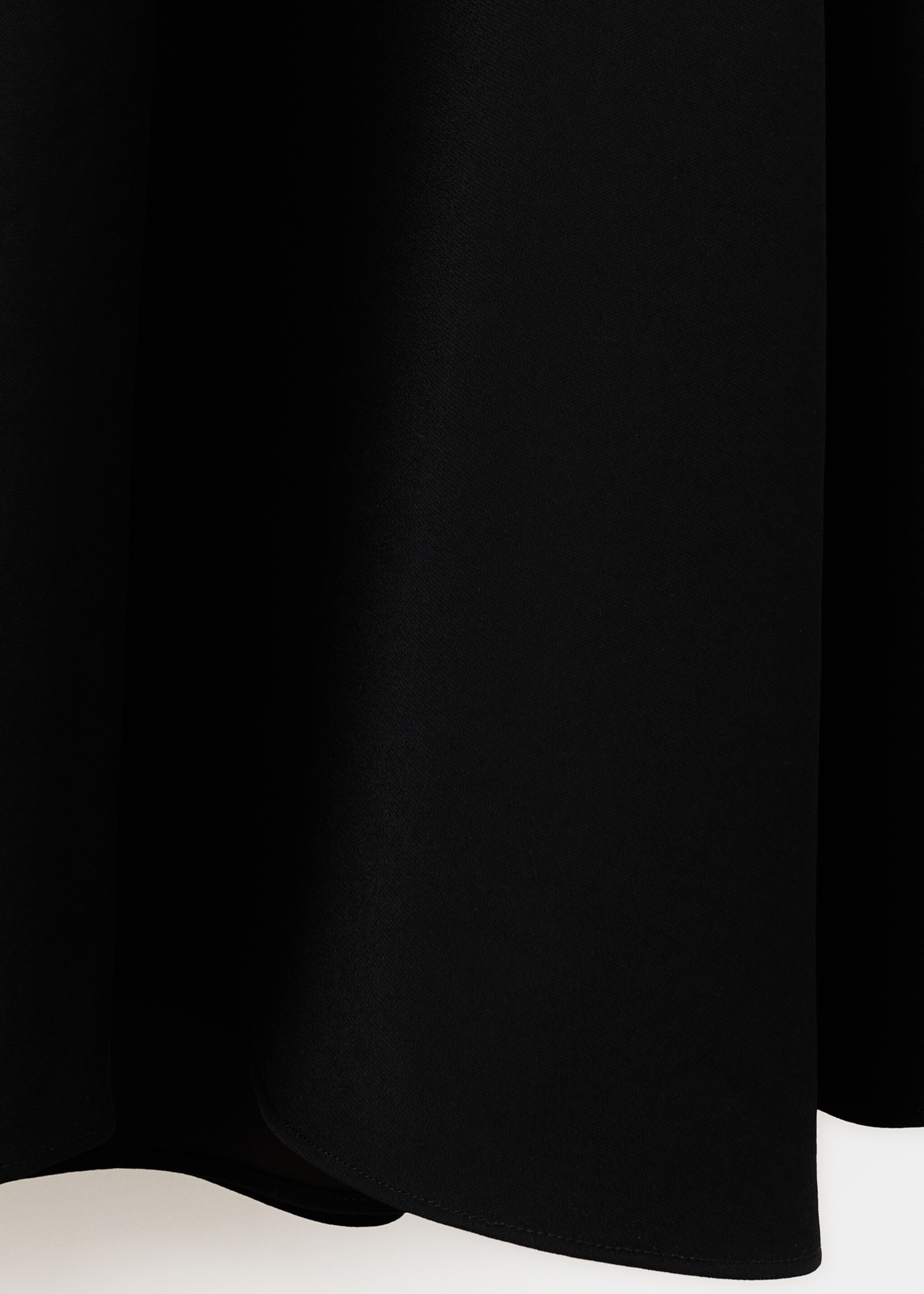 Halter-neck dress with open back - Details of the article 8, Black. Ref: 17019120-00.