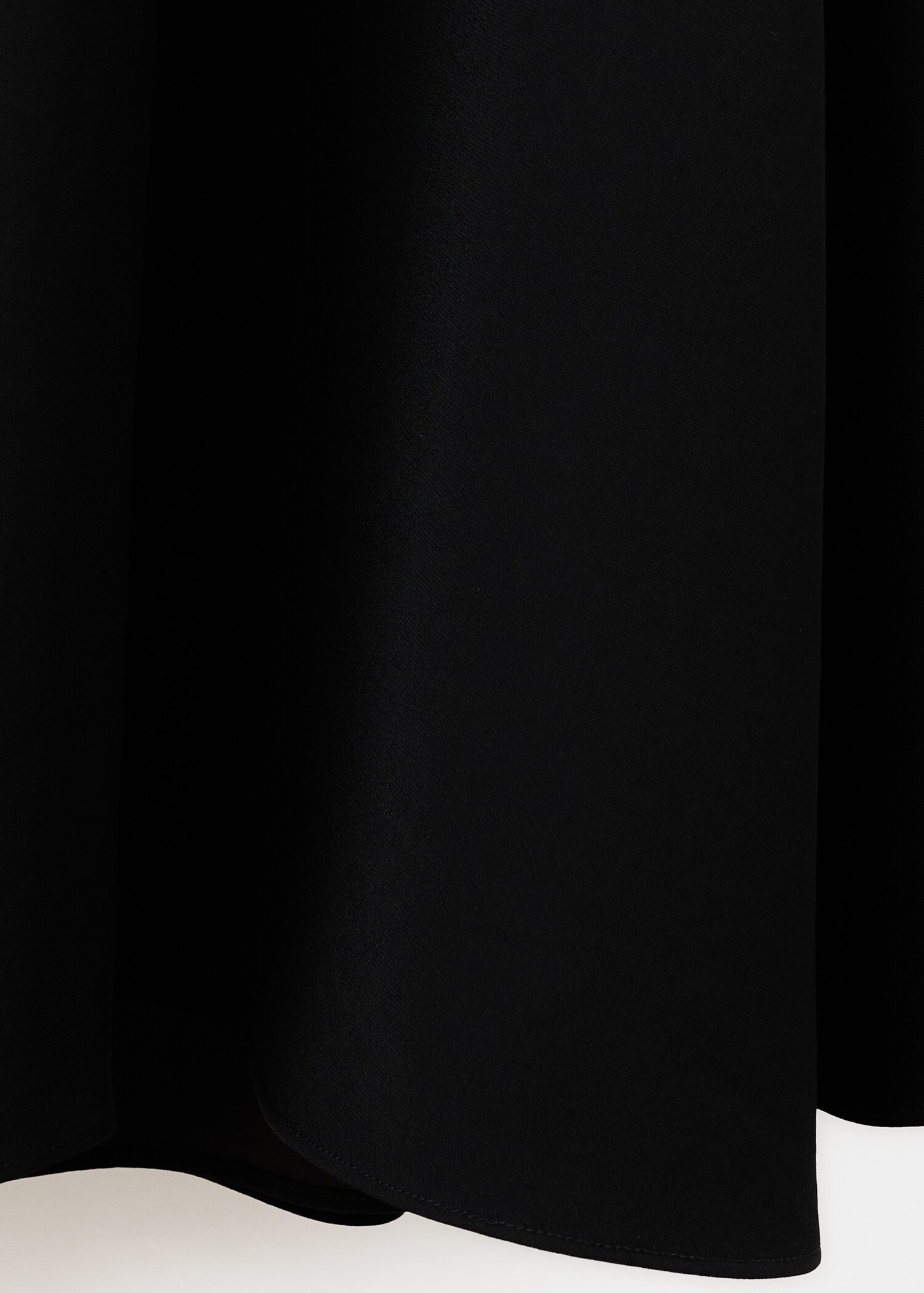 Halter-neck dress with open back - Details of the article 8