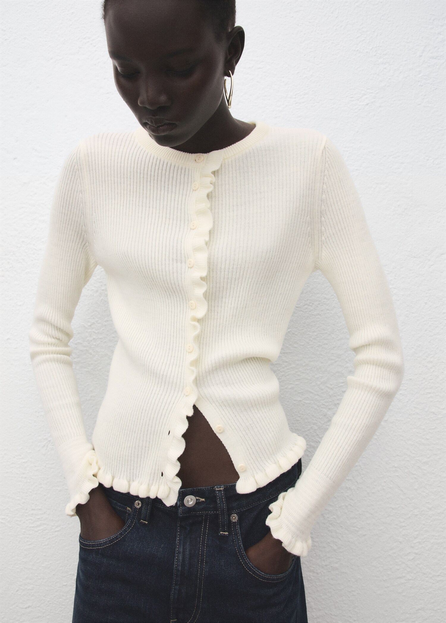 Cardigan mit Muschelsaum - Mittlere Ansicht