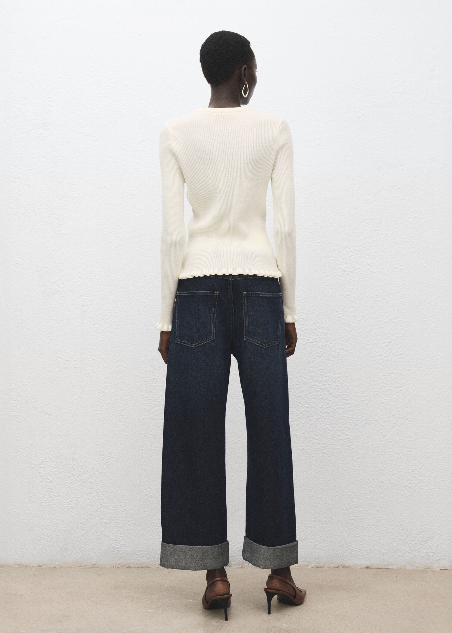 Cardigan mit Muschelsaum - Rückseite des Artikels