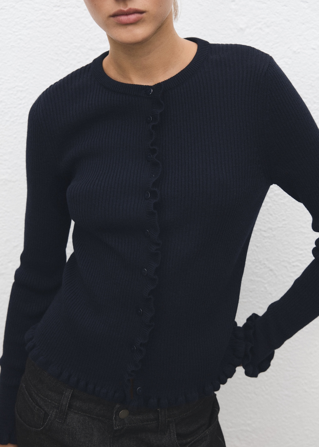 Scalloped edges cardigan