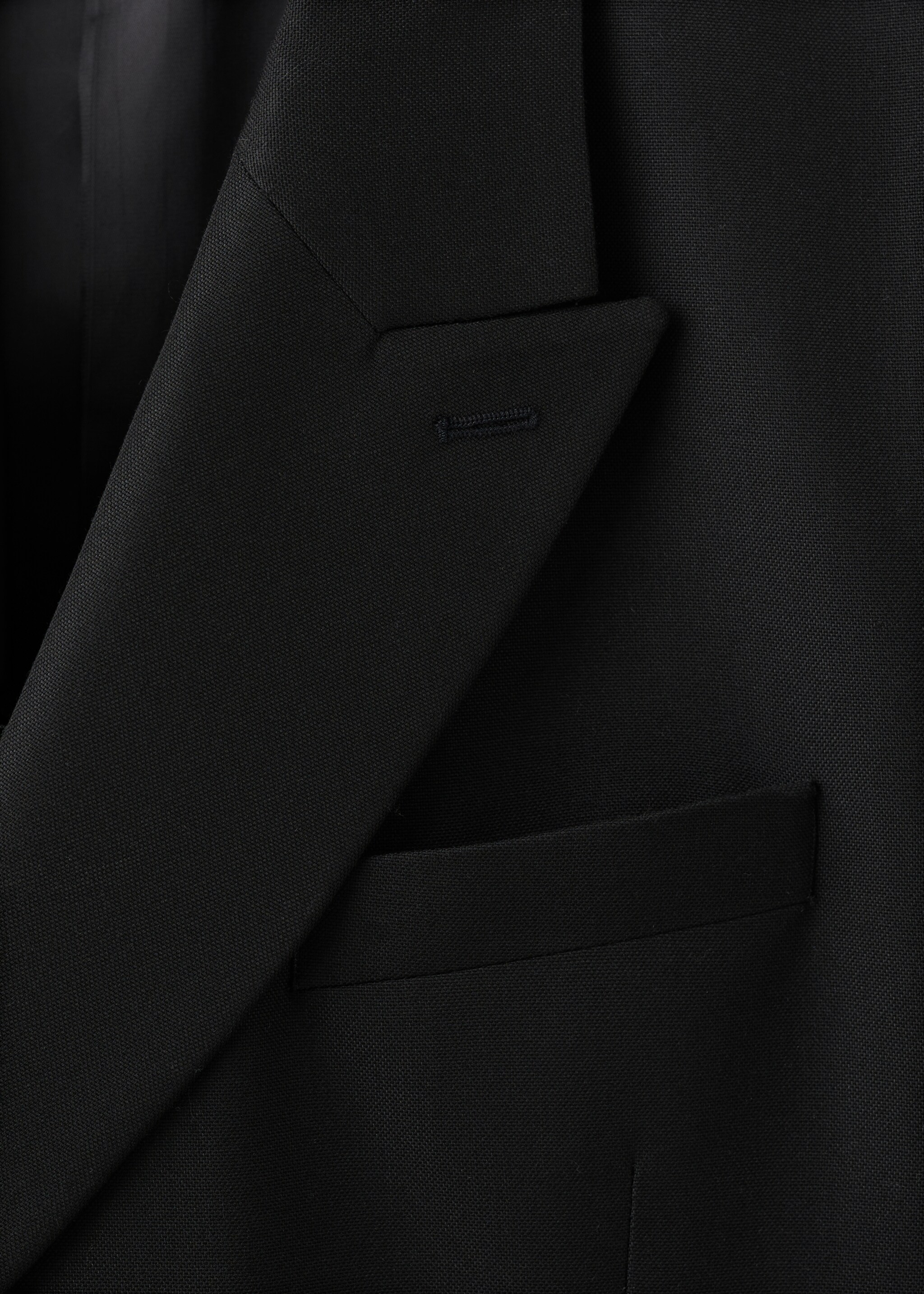 بليزر مزدوج الصدر بقصة عادية ريجولار فيت - تفاصيل المنتج 0, أسود. Ref: 17019606-00.