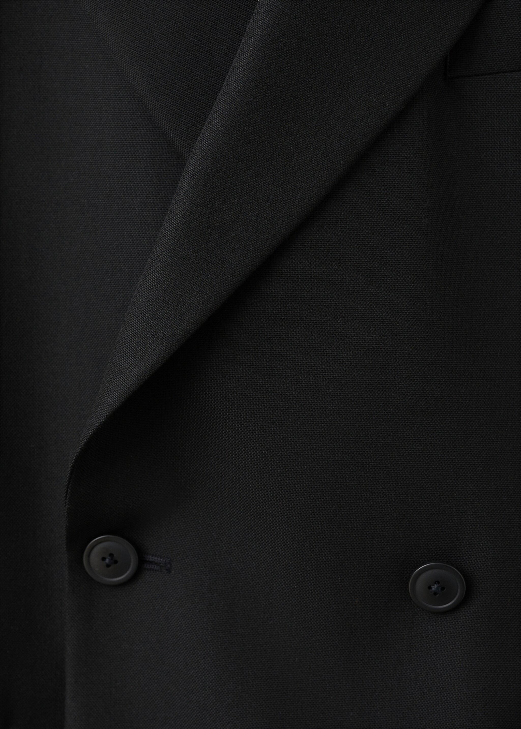 بليزر مزدوج الصدر بقصة عادية ريجولار فيت - تفاصيل المنتج 8, أسود. Ref: 17019606-00.