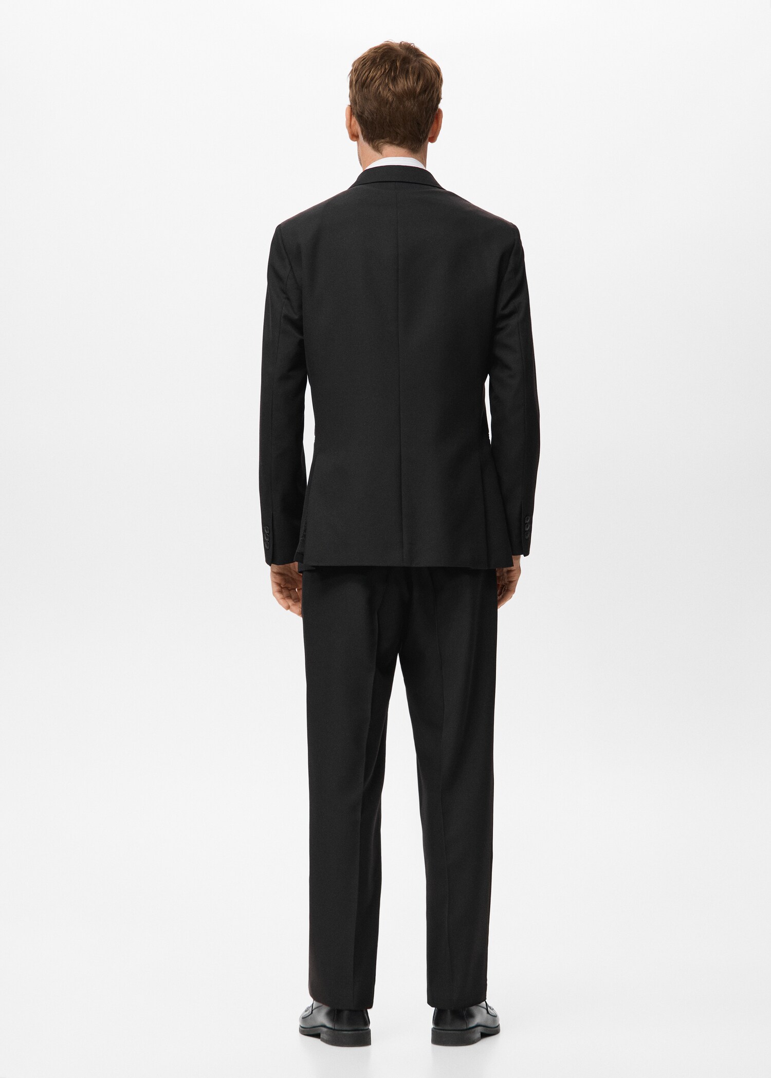 بليزر مزدوج الصدر بقصة عادية ريجولار فيت - الجهة الخلفية للمنتج