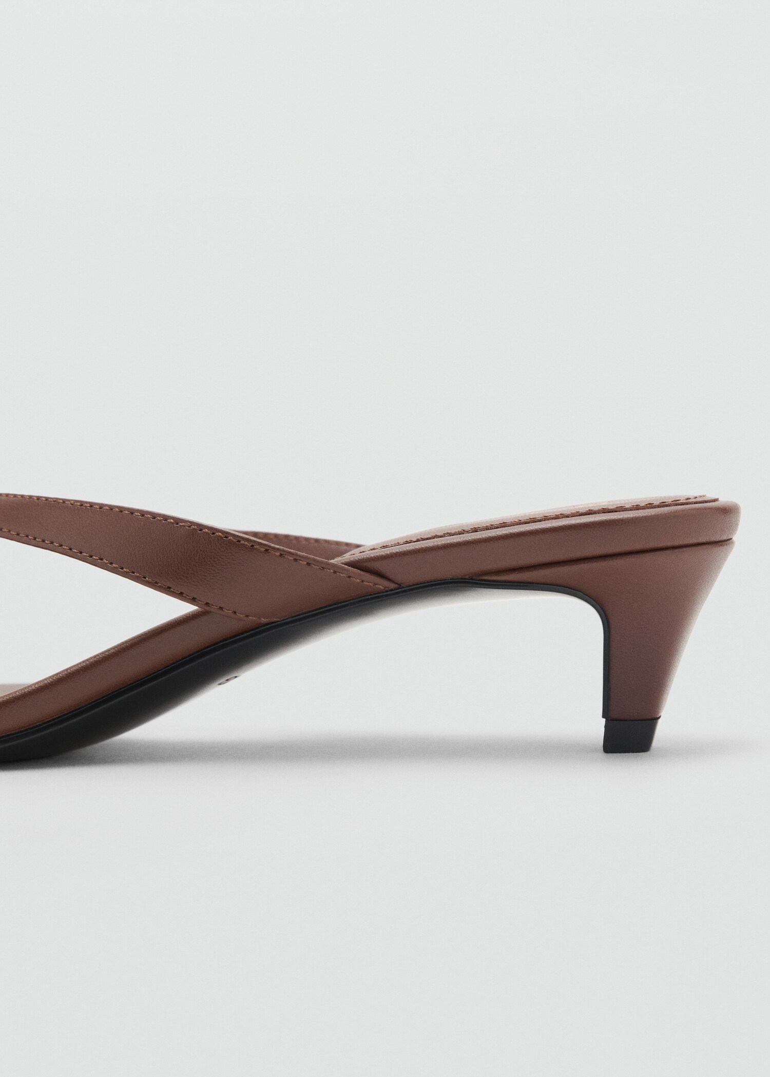 Heel non-structured sandals - Details of the article 1