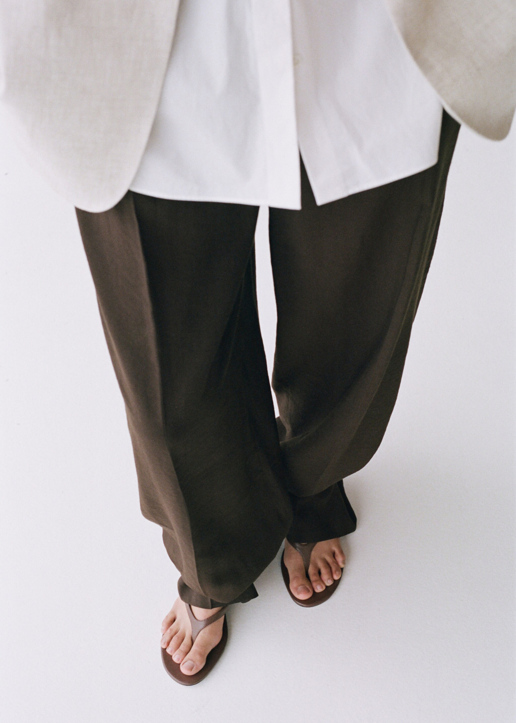 Heeled sandals with metallic detail - Details of the article 9
