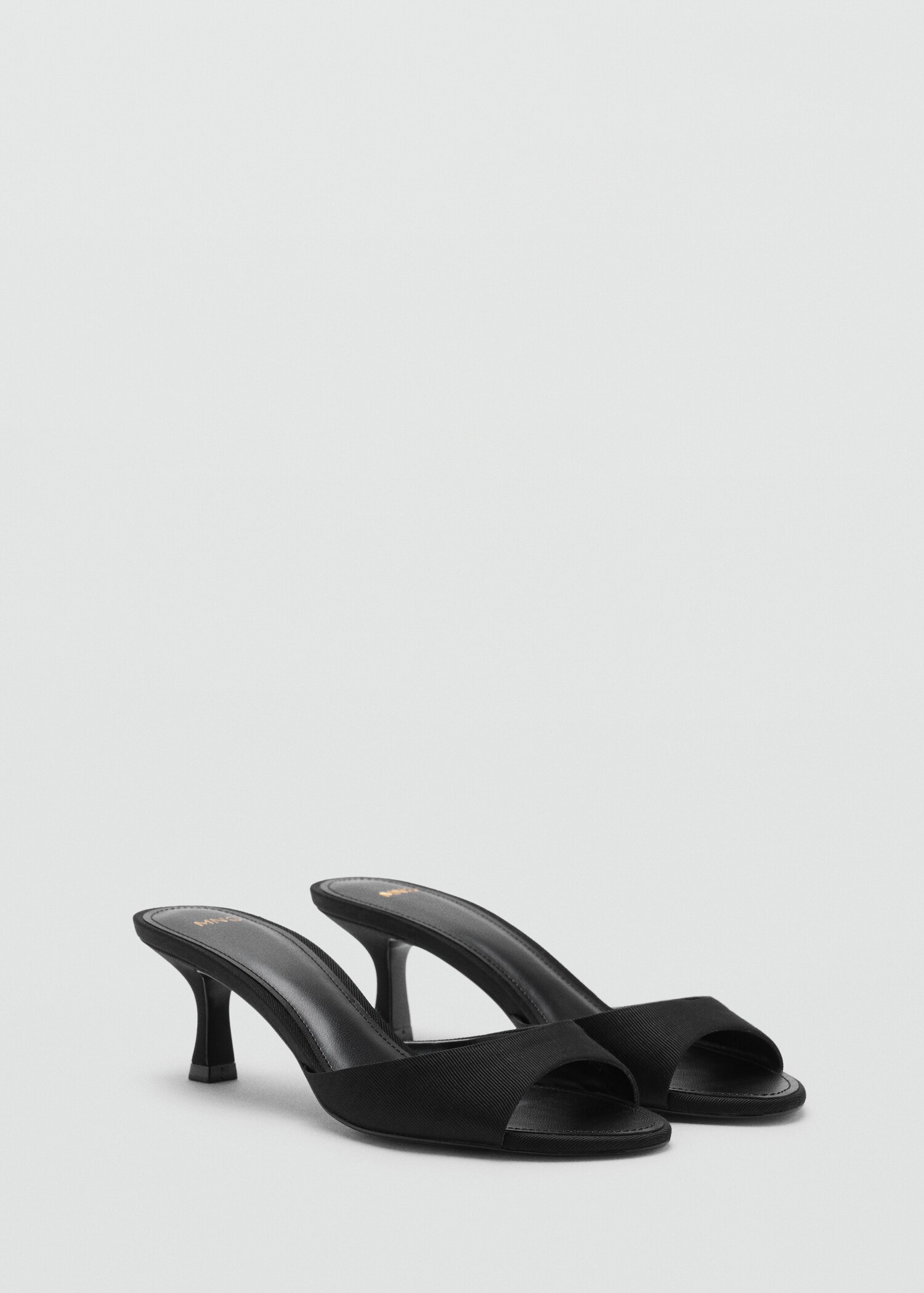 Kitten-heel sandals with strap - Medium plane