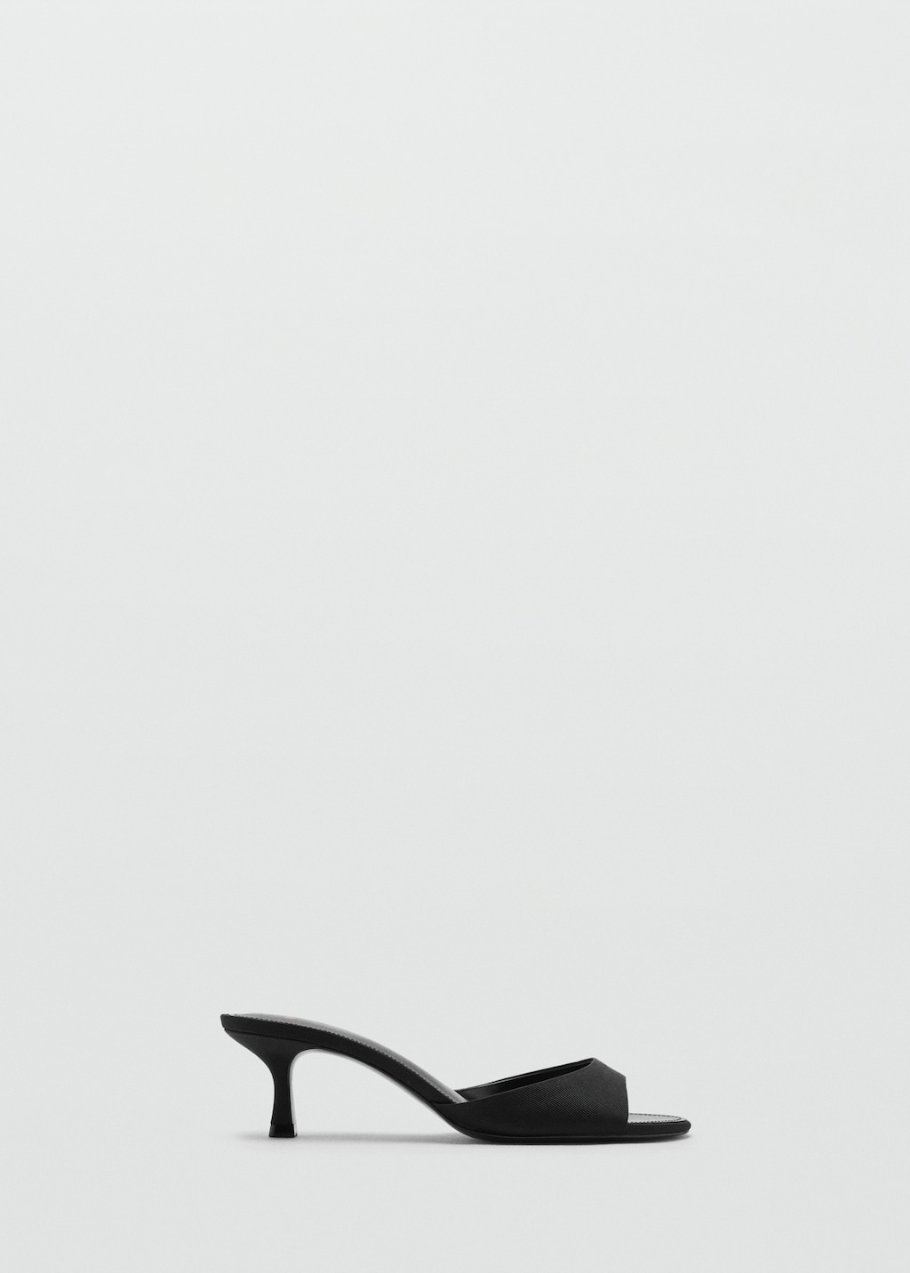 Kitten-heel sandals with strap